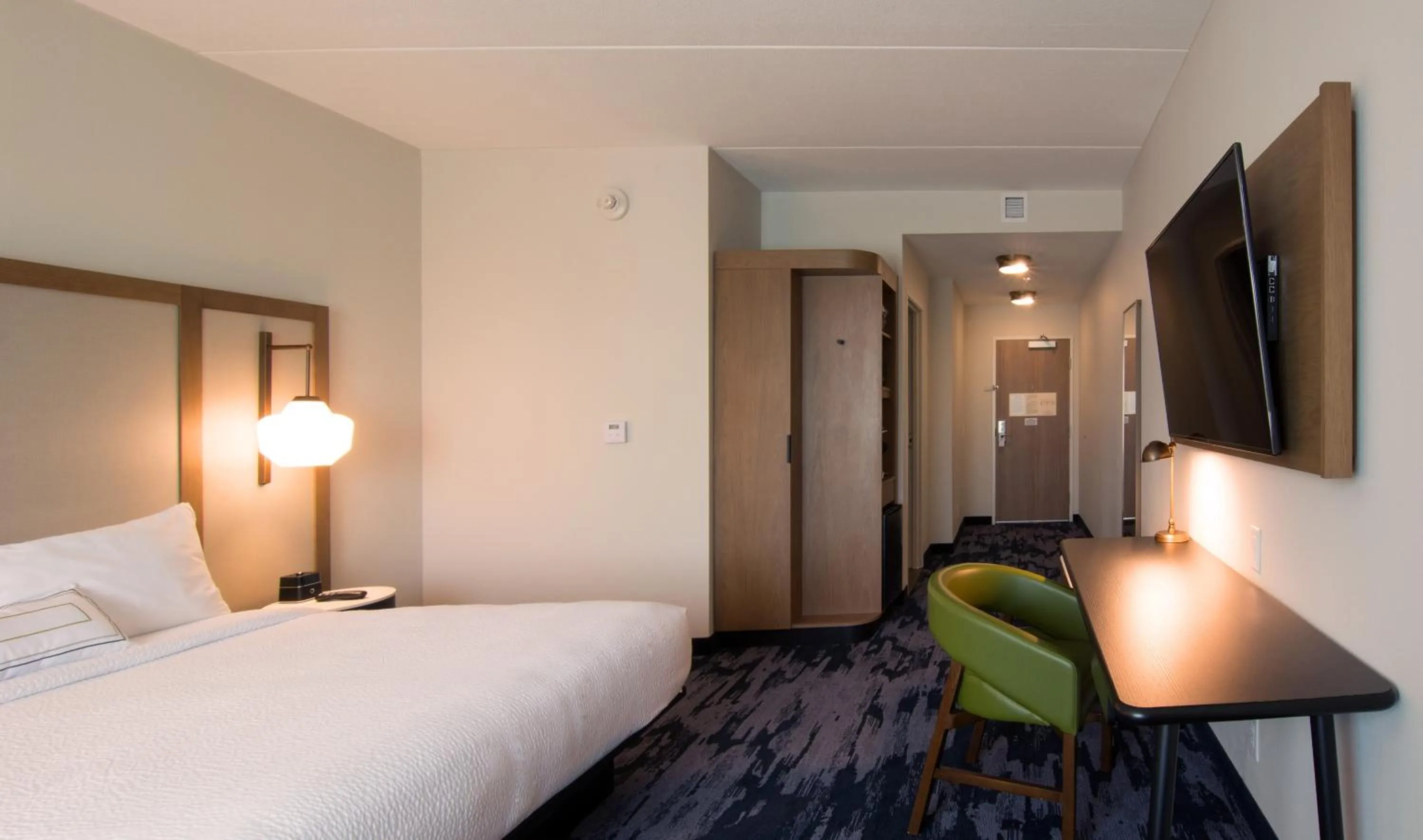 Bed in Fairfield Inn & Suites by Marriott Nashville Airport