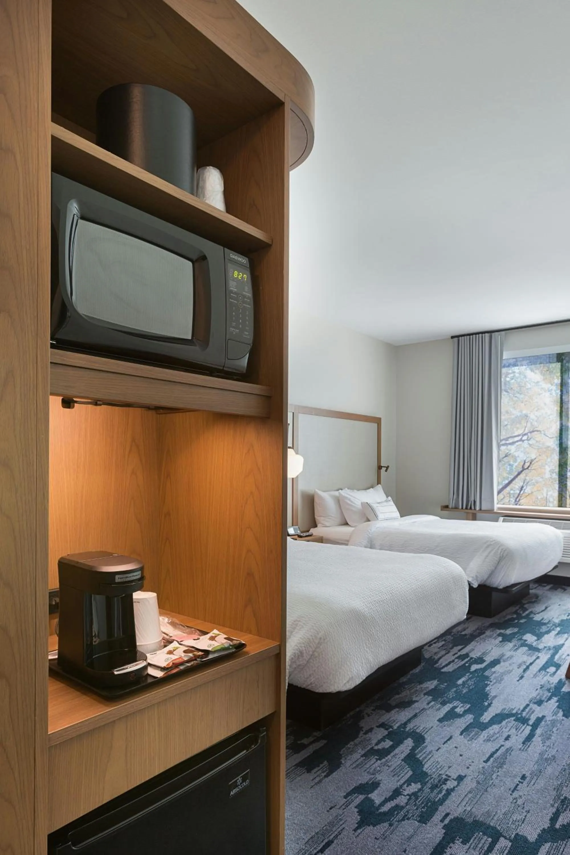 Photo of the whole room, Bed in Fairfield Inn & Suites by Marriott Shelby