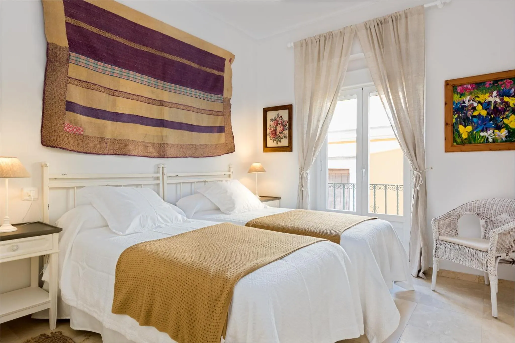 Bed in Genteel Home San Isidoro