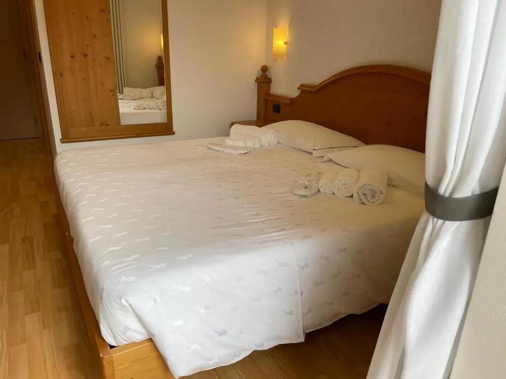 Bed in Hotel La Perla