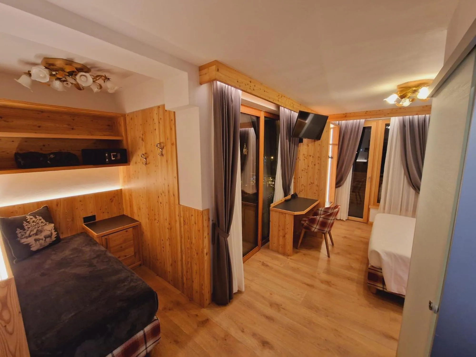 Bed in Hotel La Perla