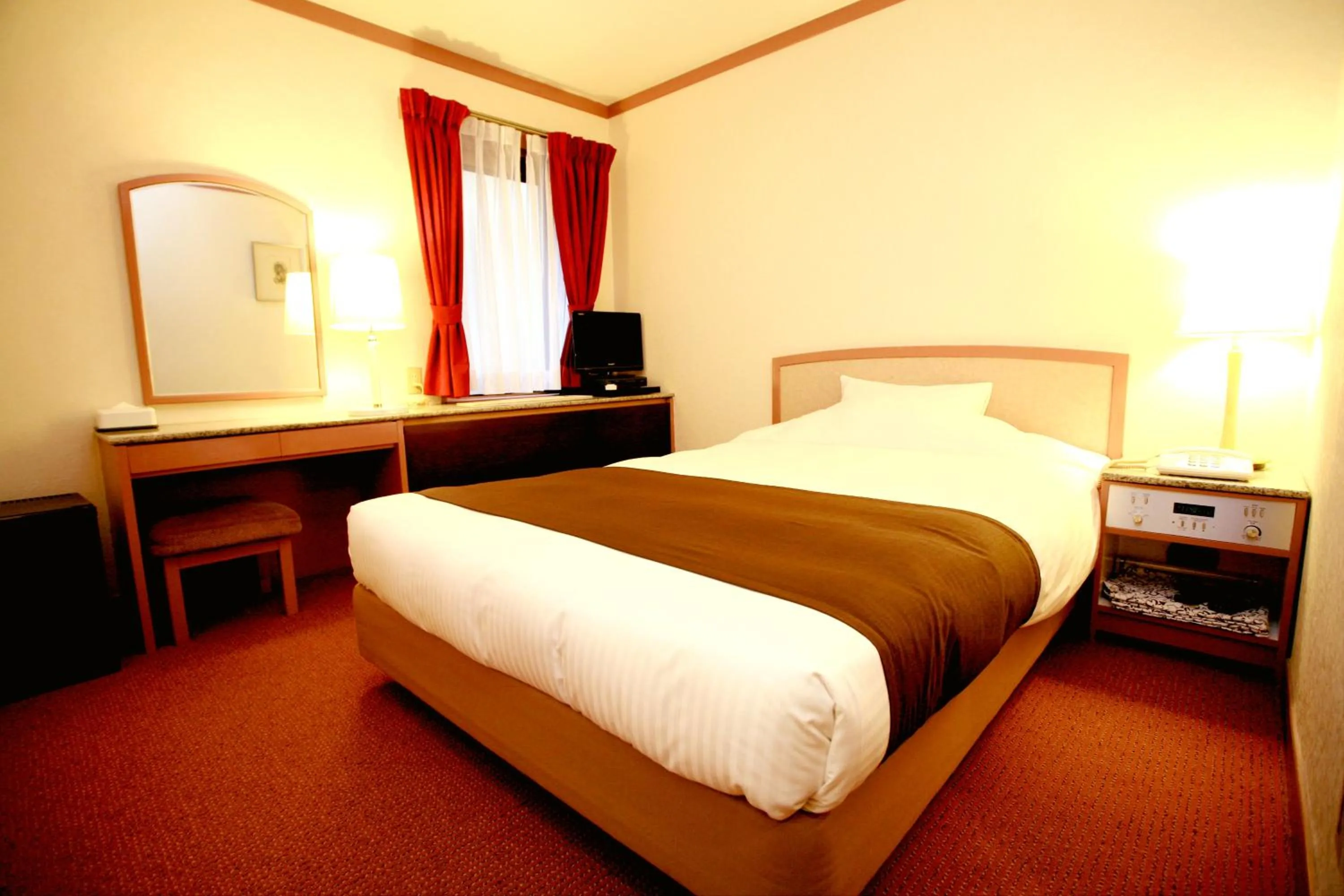 Bed in Arrow Hotel in ShinsaiBashi 朝食無料サービス中