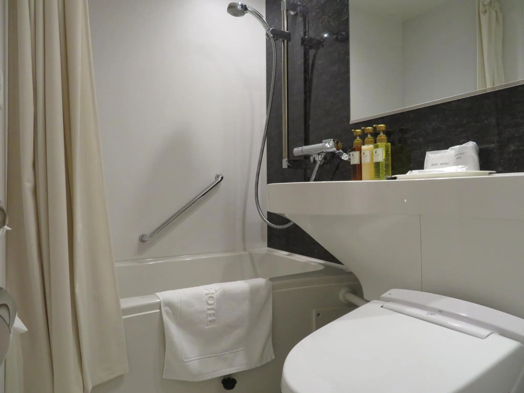 Bathroom in Arrow Hotel in ShinsaiBashi 朝食無料サービス中