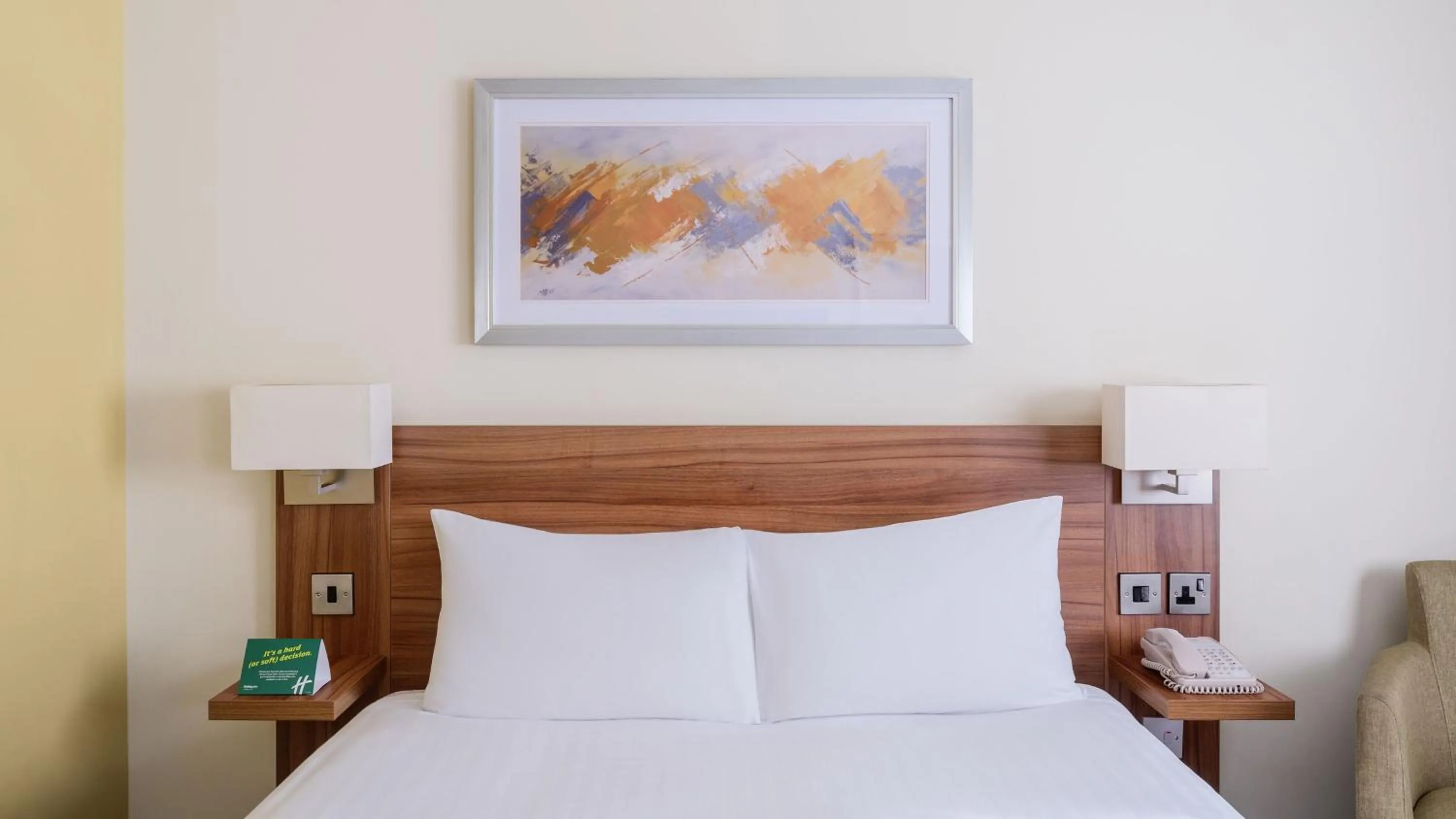 Photo of the whole room, Bed in Holiday Inn Derby/Nottingham by IHG