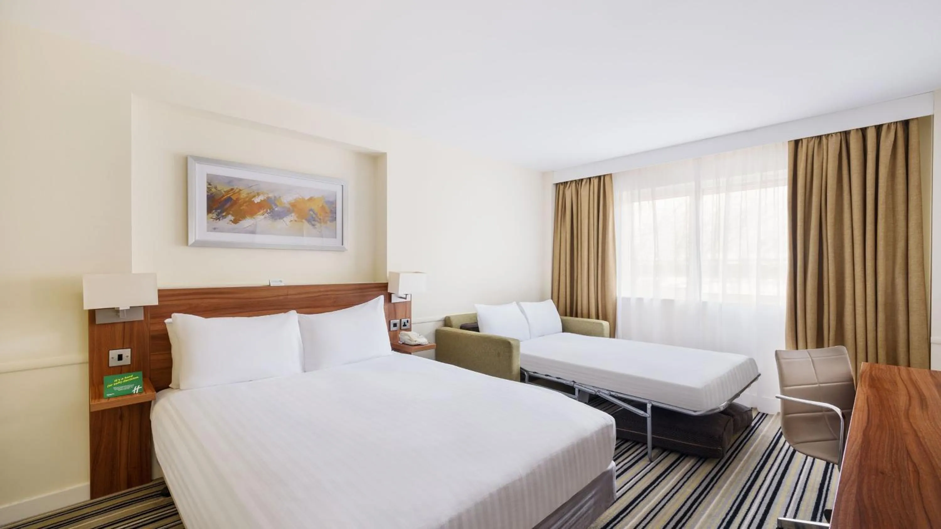 Photo of the whole room, Bed in Holiday Inn Derby/Nottingham by IHG