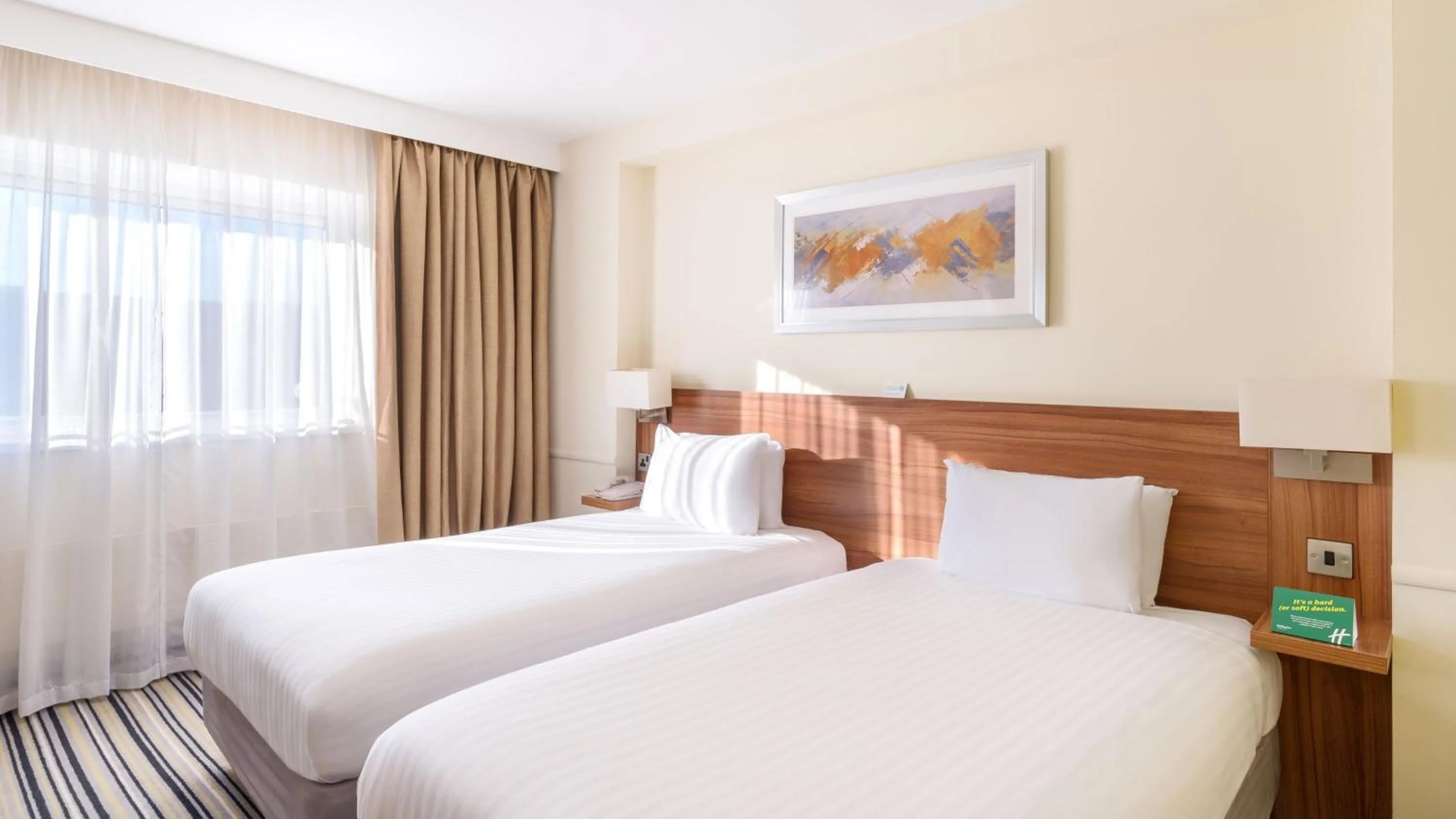 Photo of the whole room, Bed in Holiday Inn Derby/Nottingham by IHG