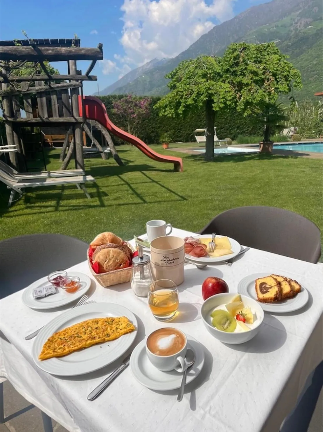 Pool view in Hotel Untermelz