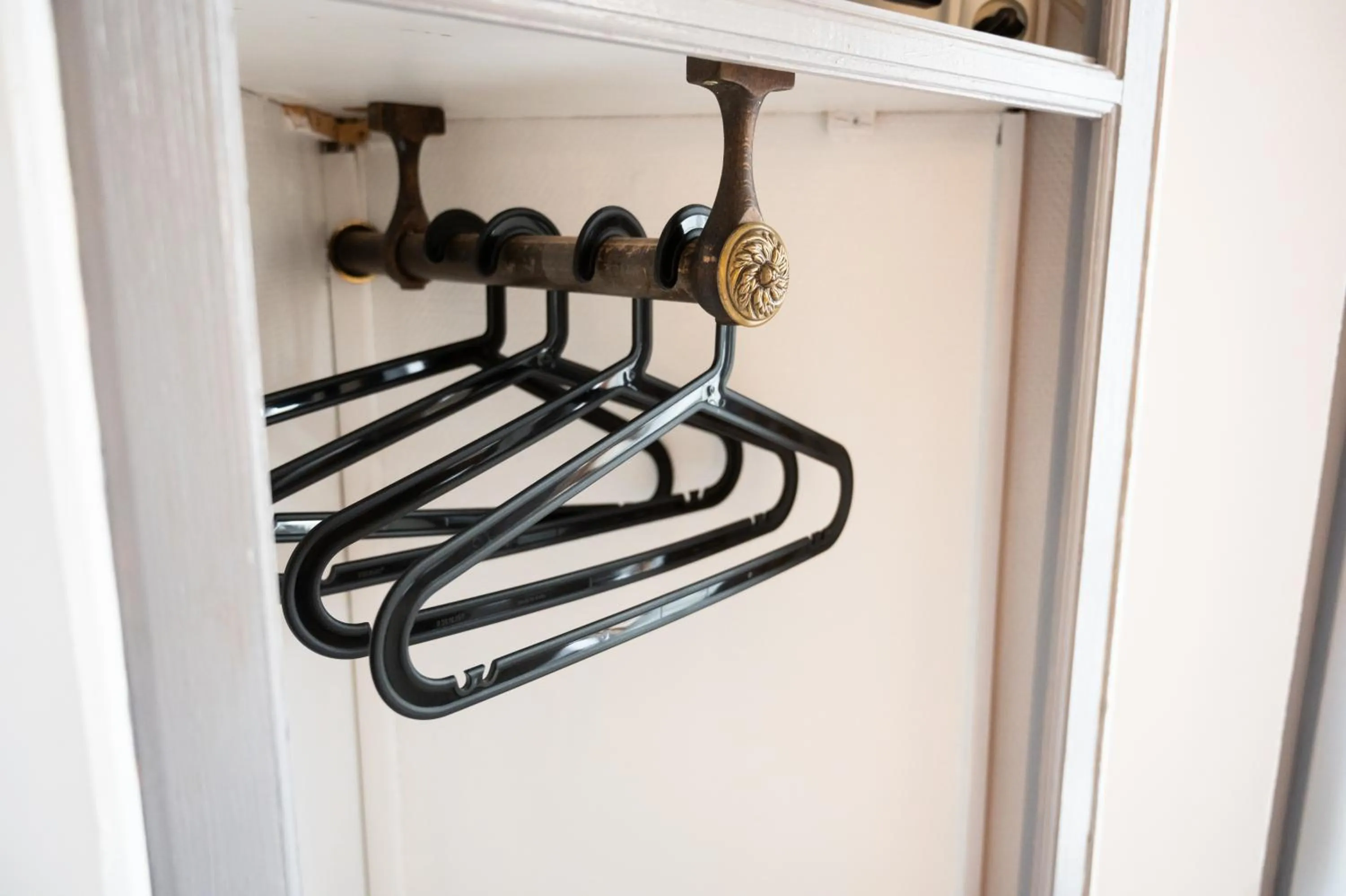 wardrobe in Le palais, hôtel - restaurant