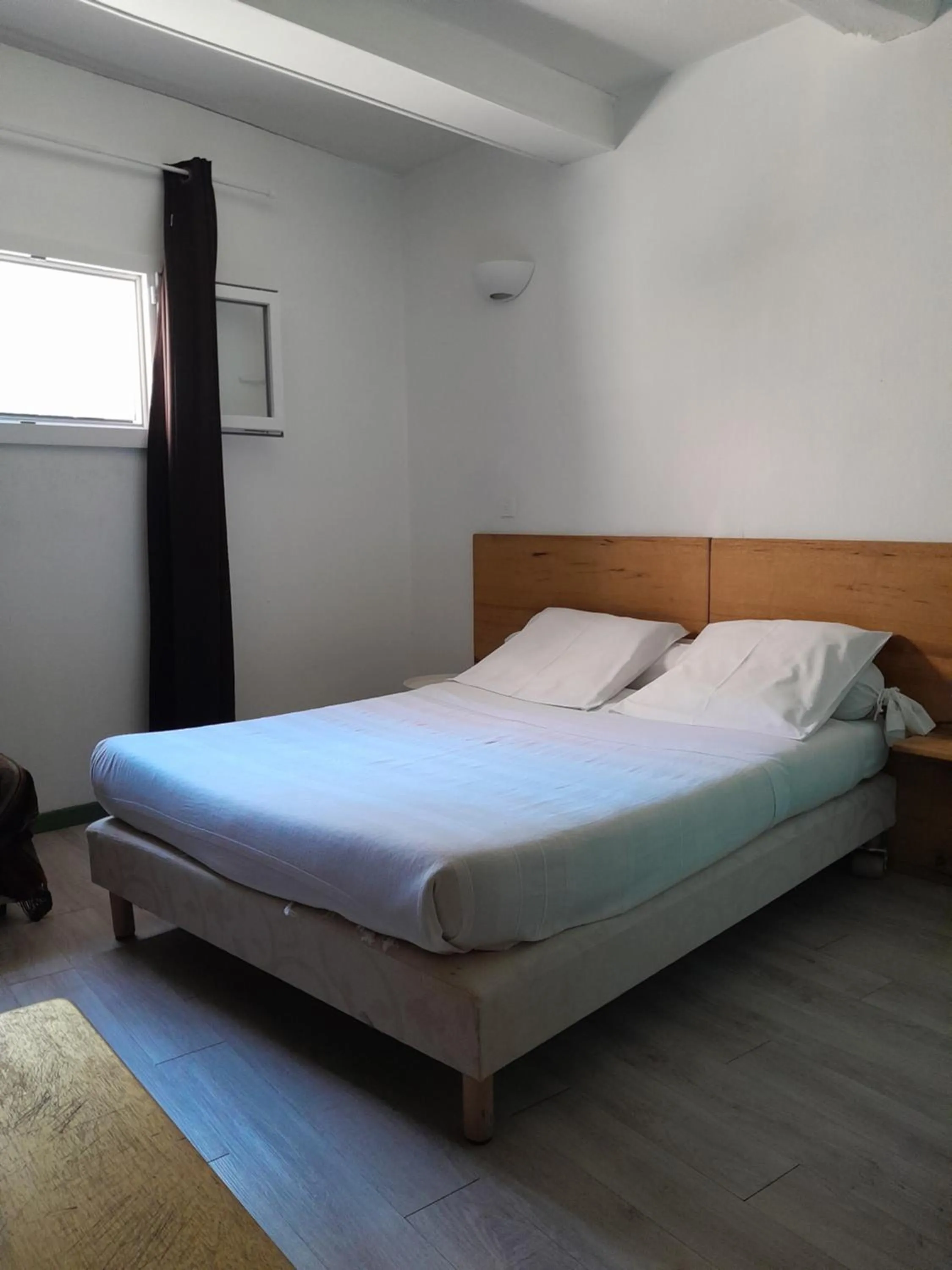 Bed in Le palais, hôtel - restaurant