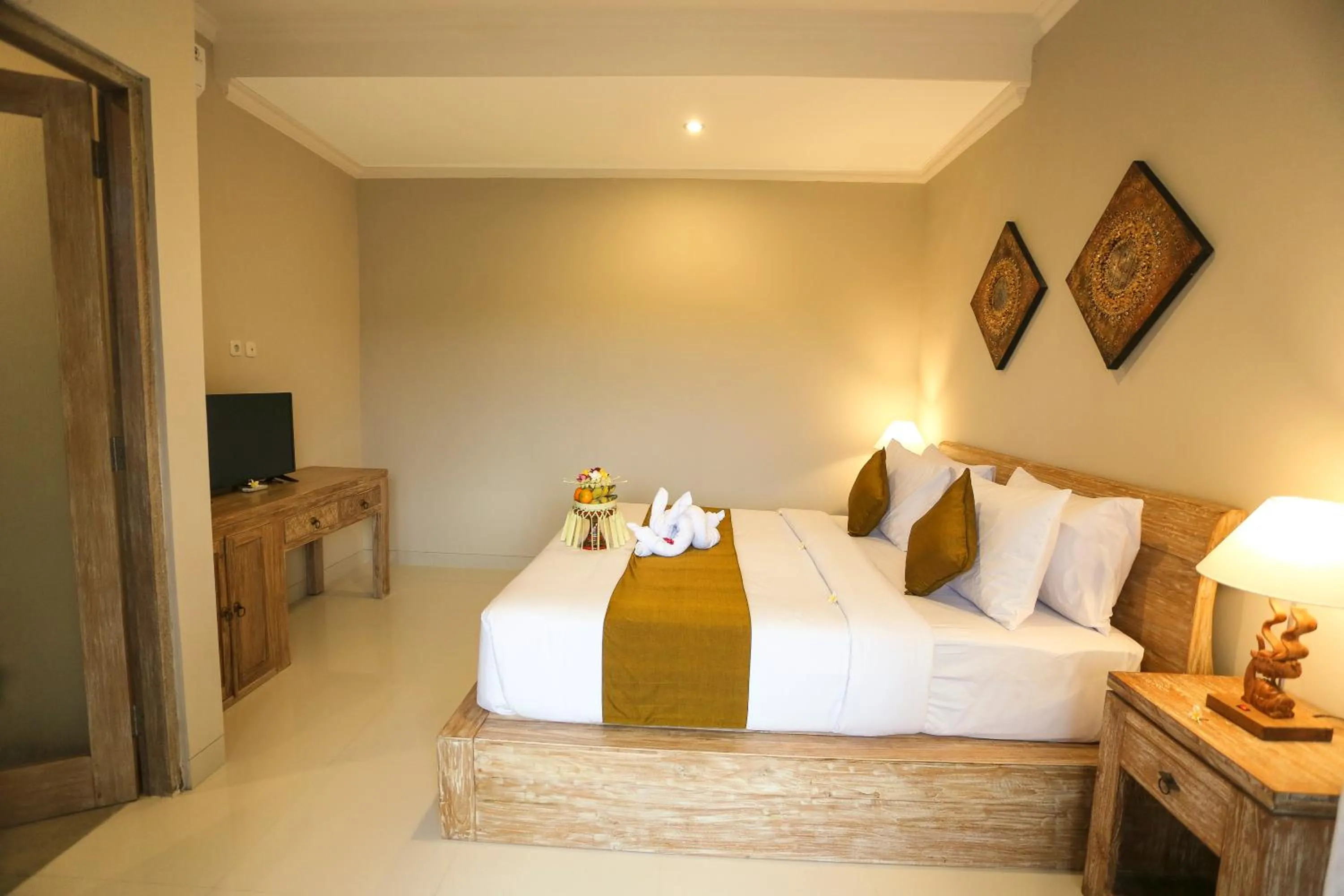 Six-Bedroom Villa with Private Pool  in Uma Dhari Villa by Prasi