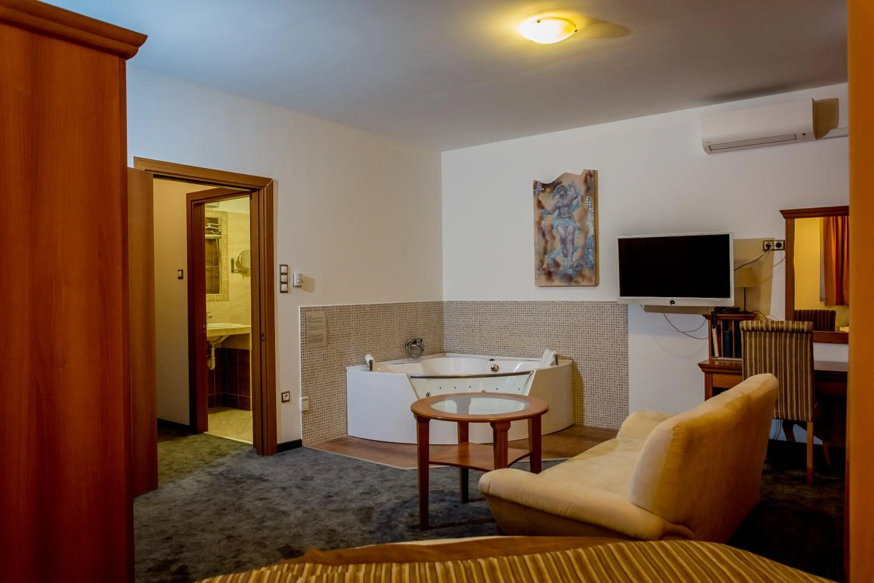 Photo of the whole room, Bed in Aphrodite Hotel