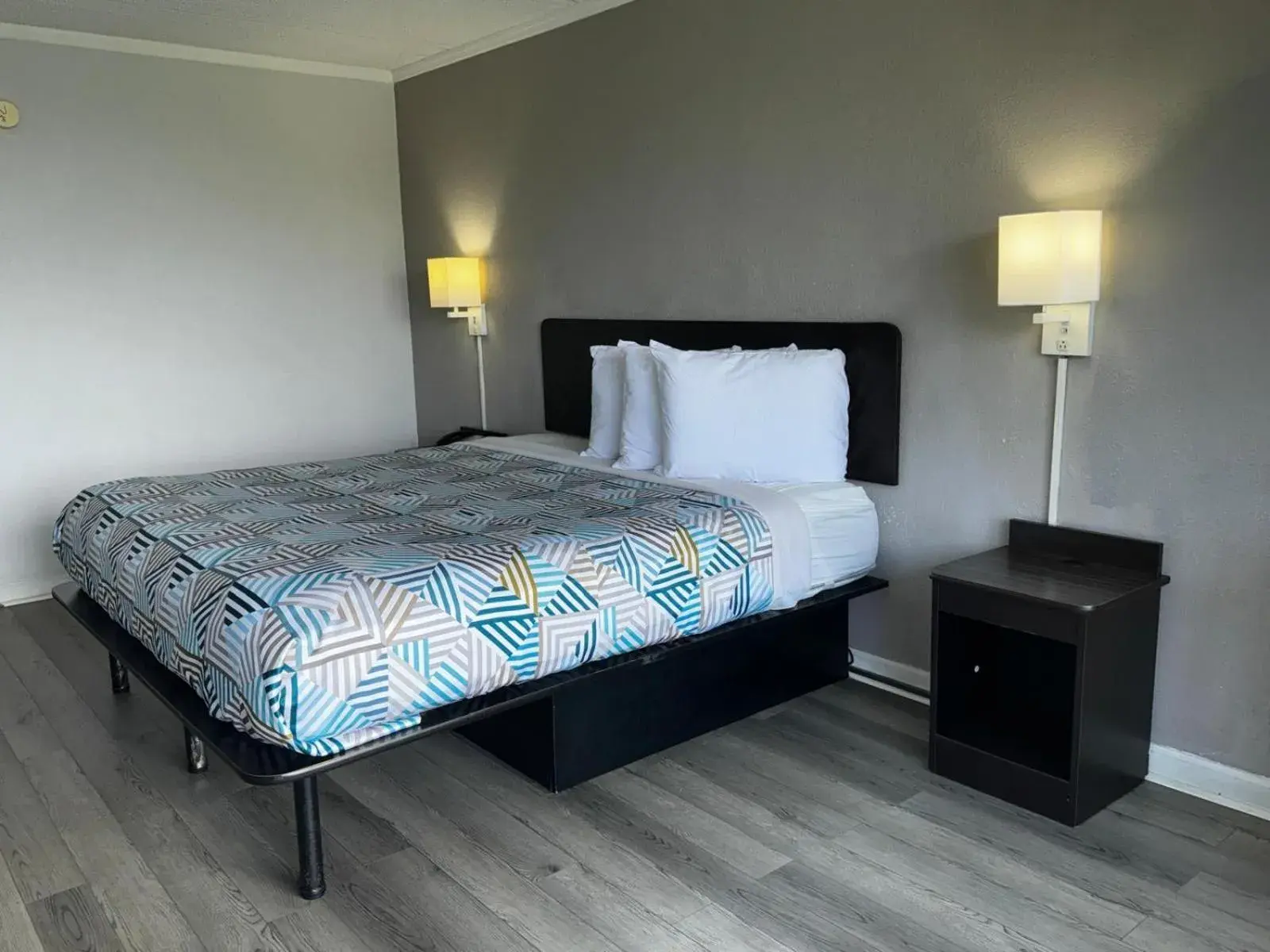 King Room - Disability Access - Non-Smoking in Motel 6-Tifton, GA King Room - Disability Access - Non-Smoking in Motel 6-Tifton, GA