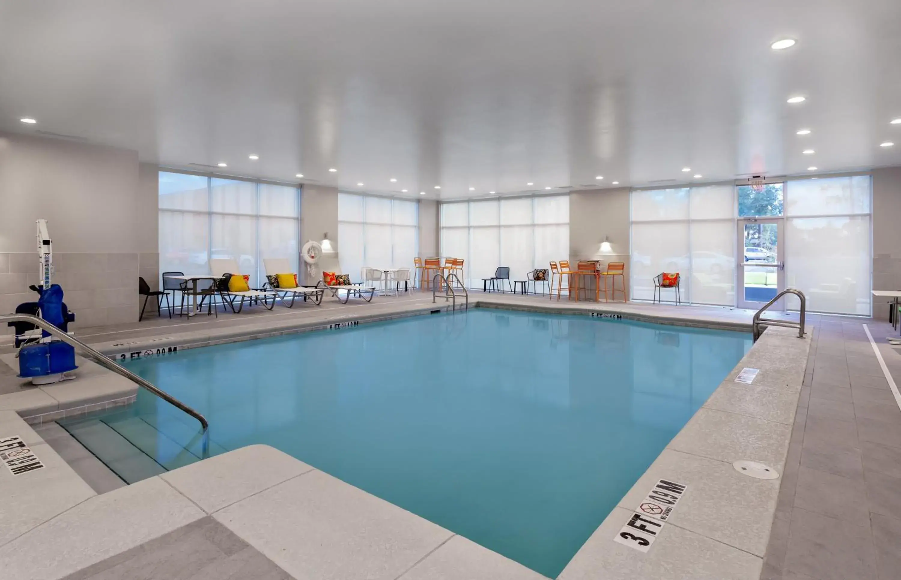 Swimming pool in Holiday Inn - Tallahassee E Capitol - Univ by IHG Swimming pool in Holiday Inn - Tallahassee E Capitol - Univ by IHG