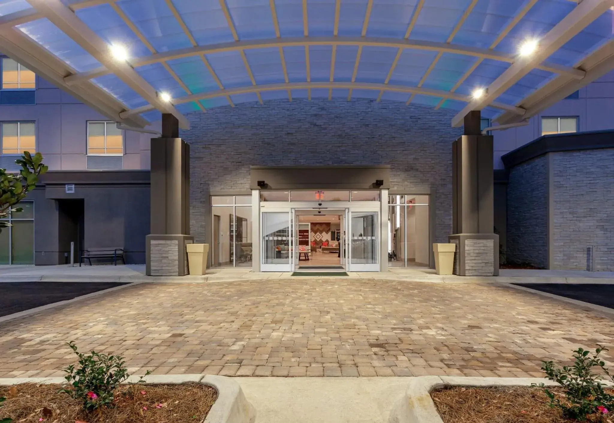 Property building in Holiday Inn - Tallahassee E Capitol - Univ by IHG Property building in Holiday Inn - Tallahassee E Capitol - Univ by IHG