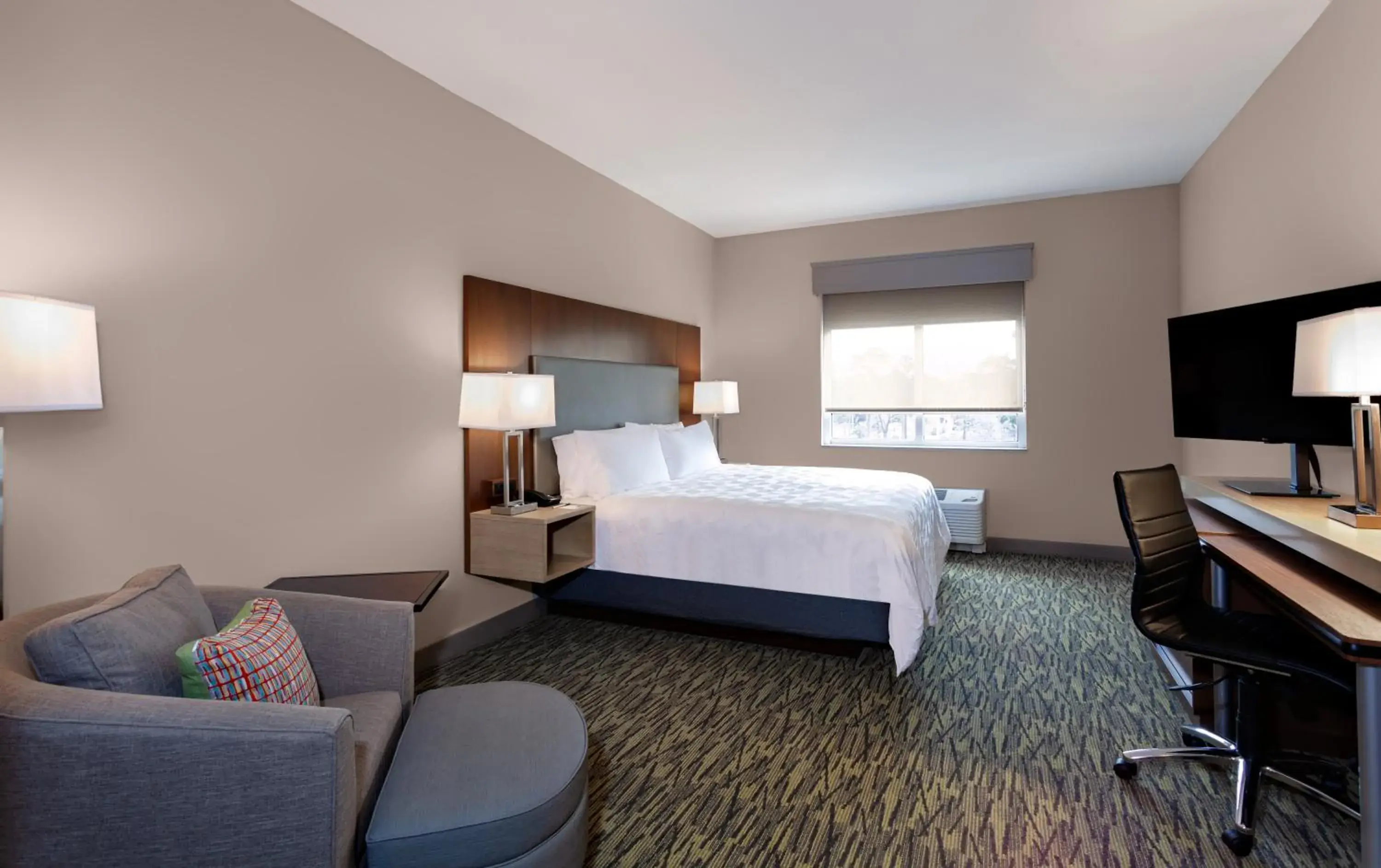 Bed in Holiday Inn - Tallahassee E Capitol - Univ by IHG Bed in Holiday Inn - Tallahassee E Capitol - Univ by IHG