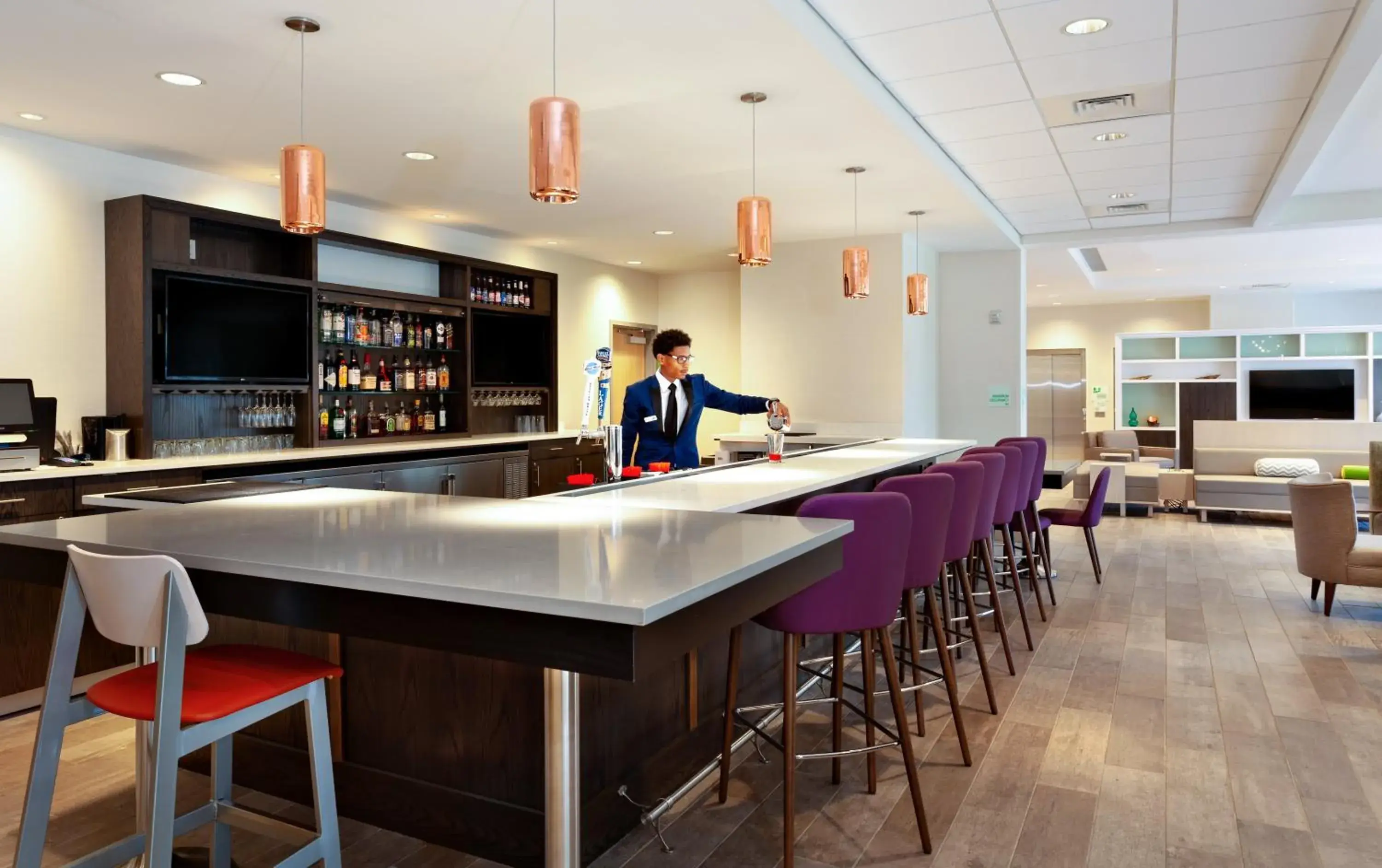 Lounge or bar in Holiday Inn - Tallahassee E Capitol - Univ by IHG Lounge or bar in Holiday Inn - Tallahassee E Capitol - Univ by IHG