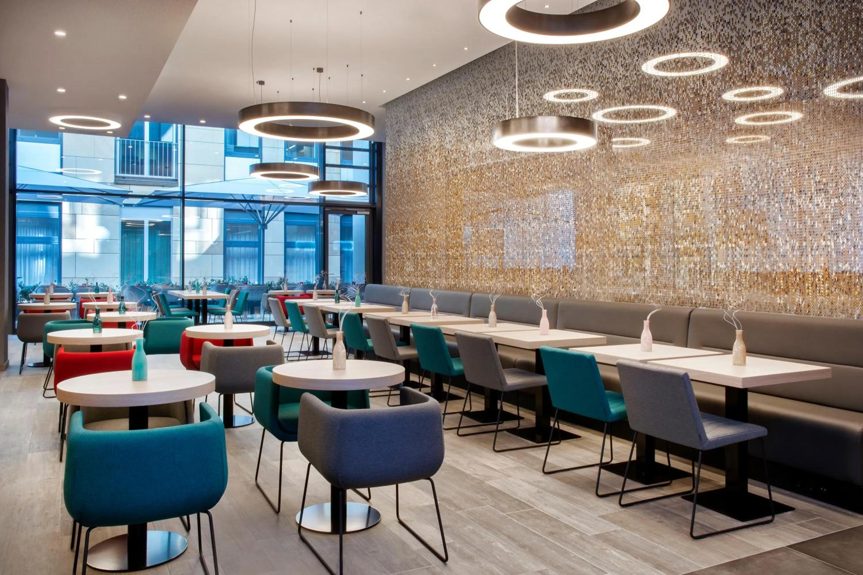 Restaurant/places to eat in Holiday Inn Express Stuttgart-Waiblingen by IHG