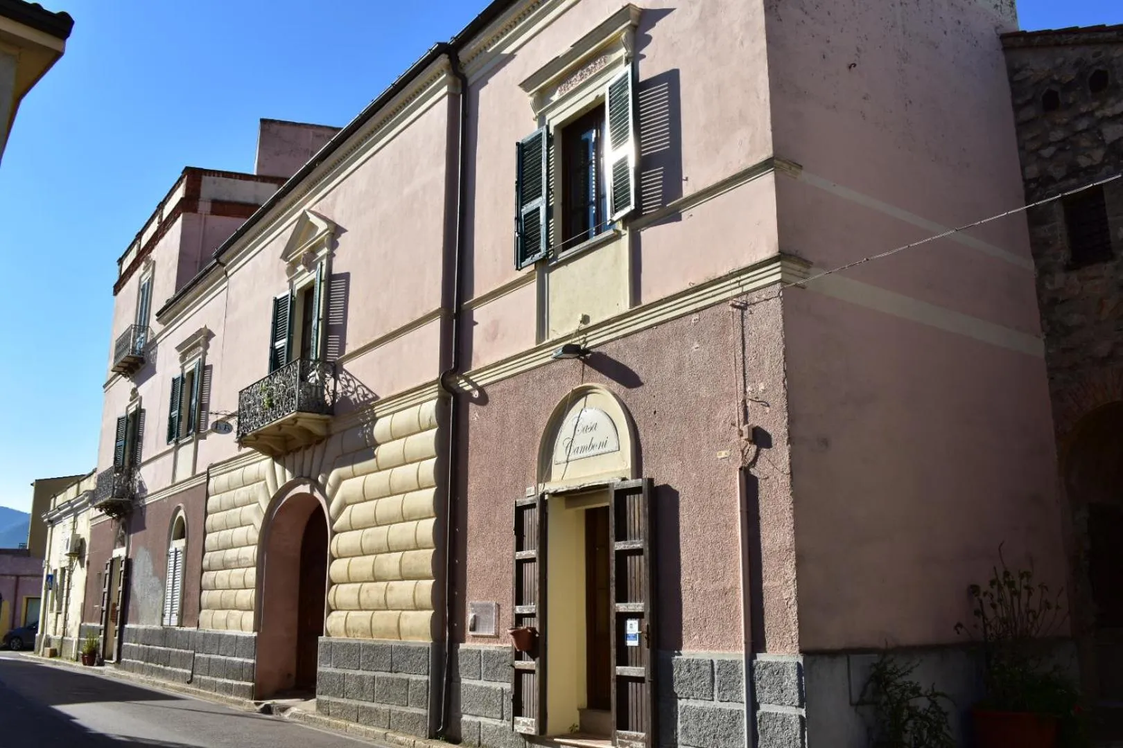 Property building in Casa Camboni-Dimora Storica Bed & Breakfast