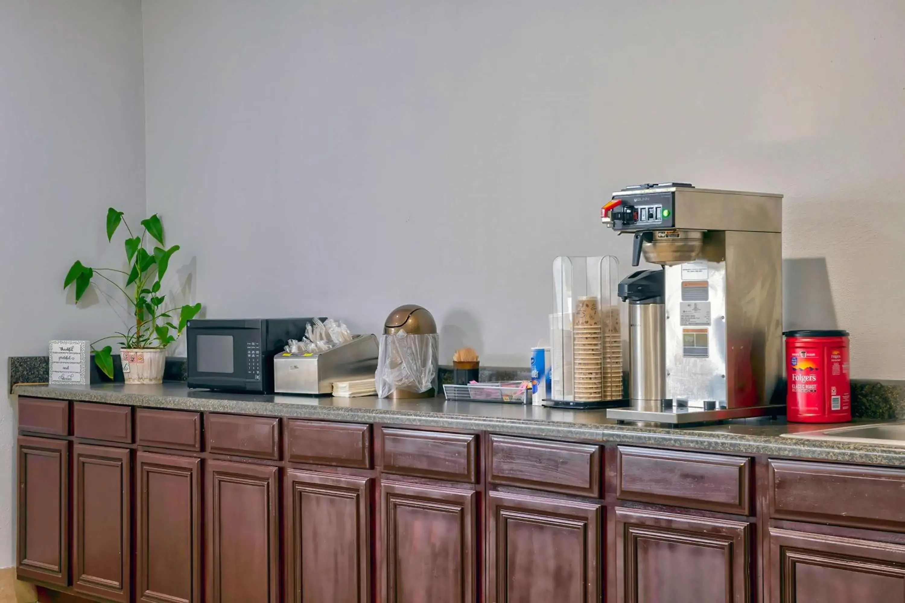 Coffee/tea facilities in Motel 6 Byron, Ga