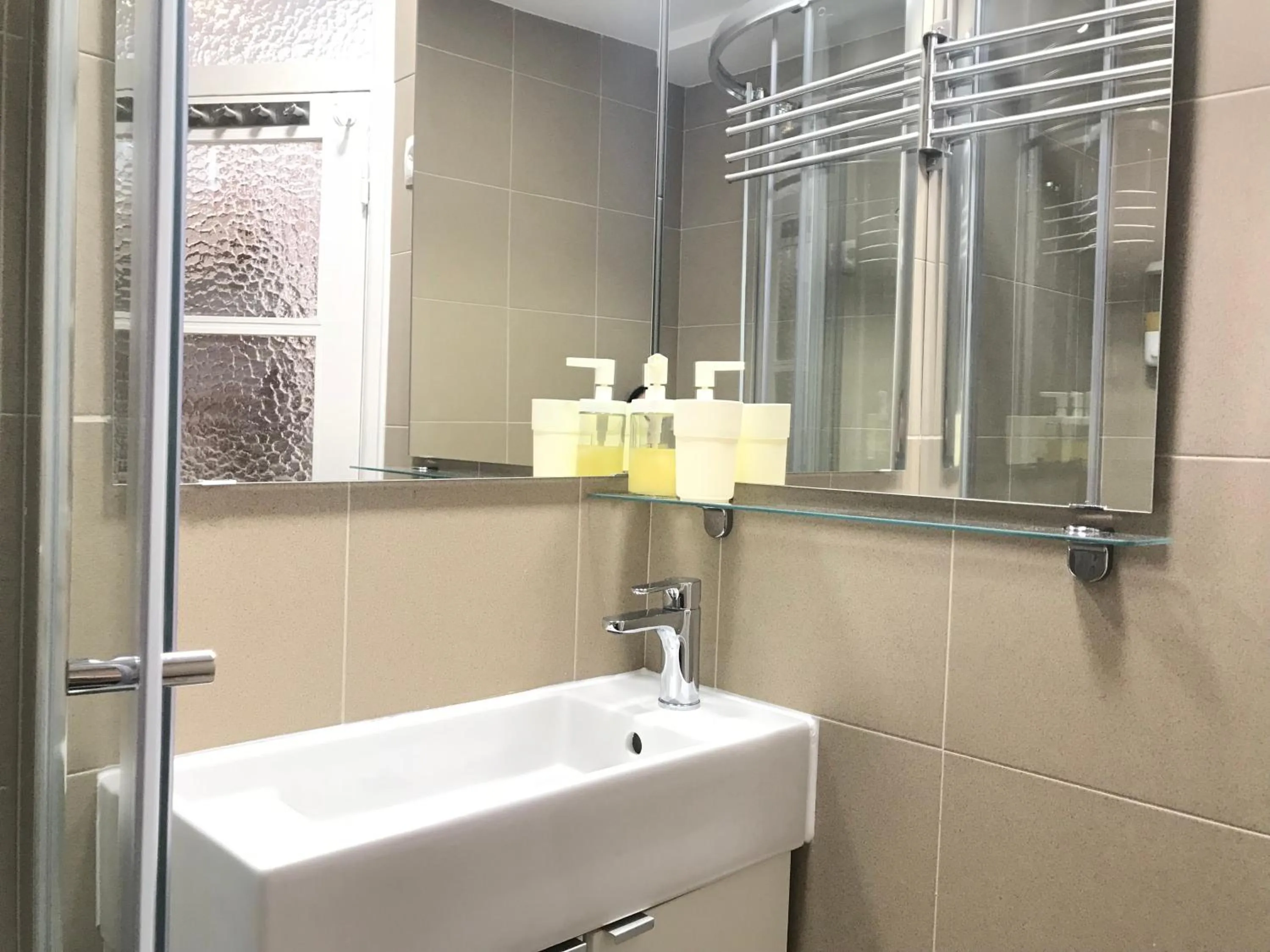 Bathroom in SantoSweethome 2