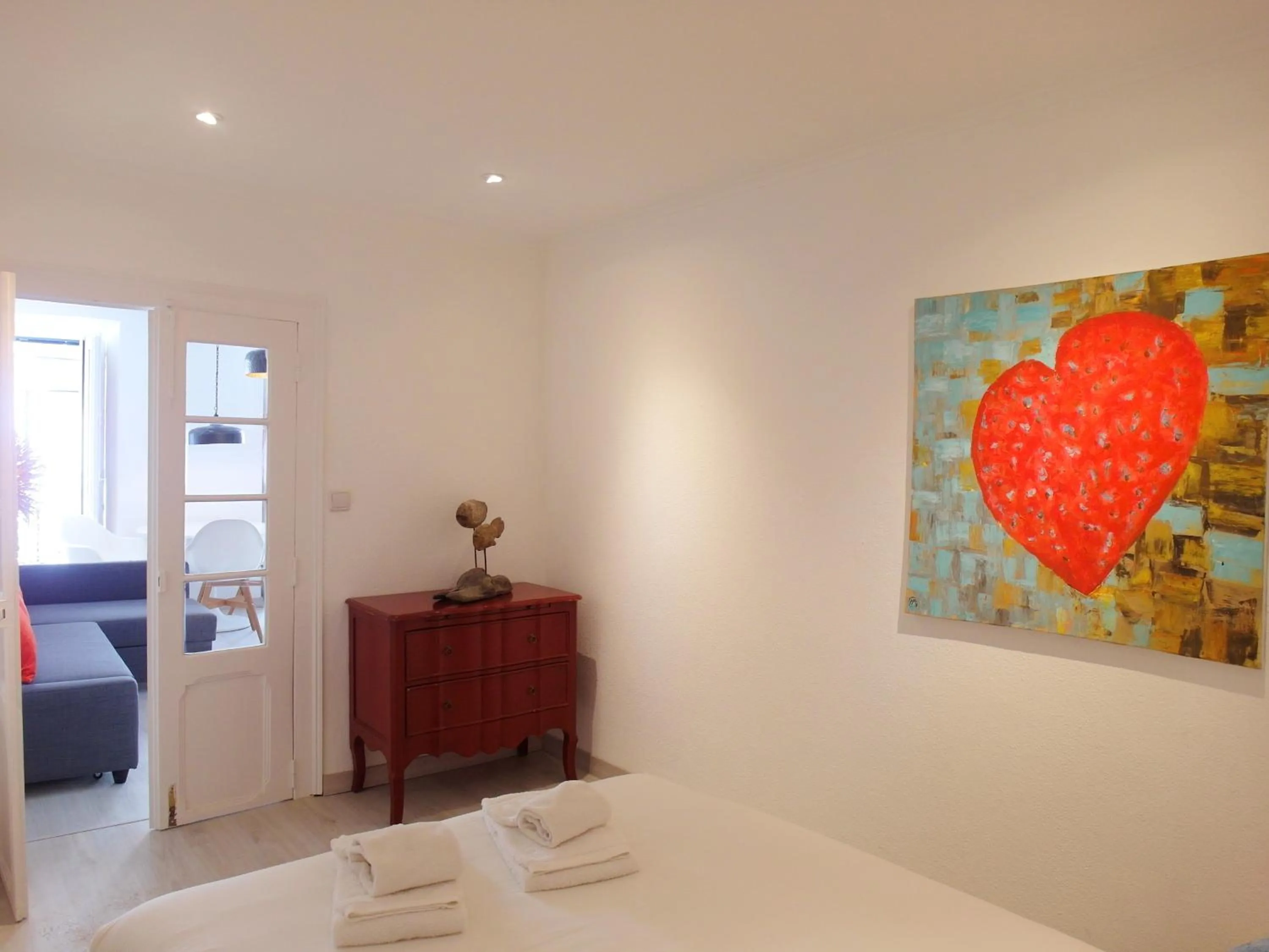 Photo of the whole room, Bed in SantoSweethome 2