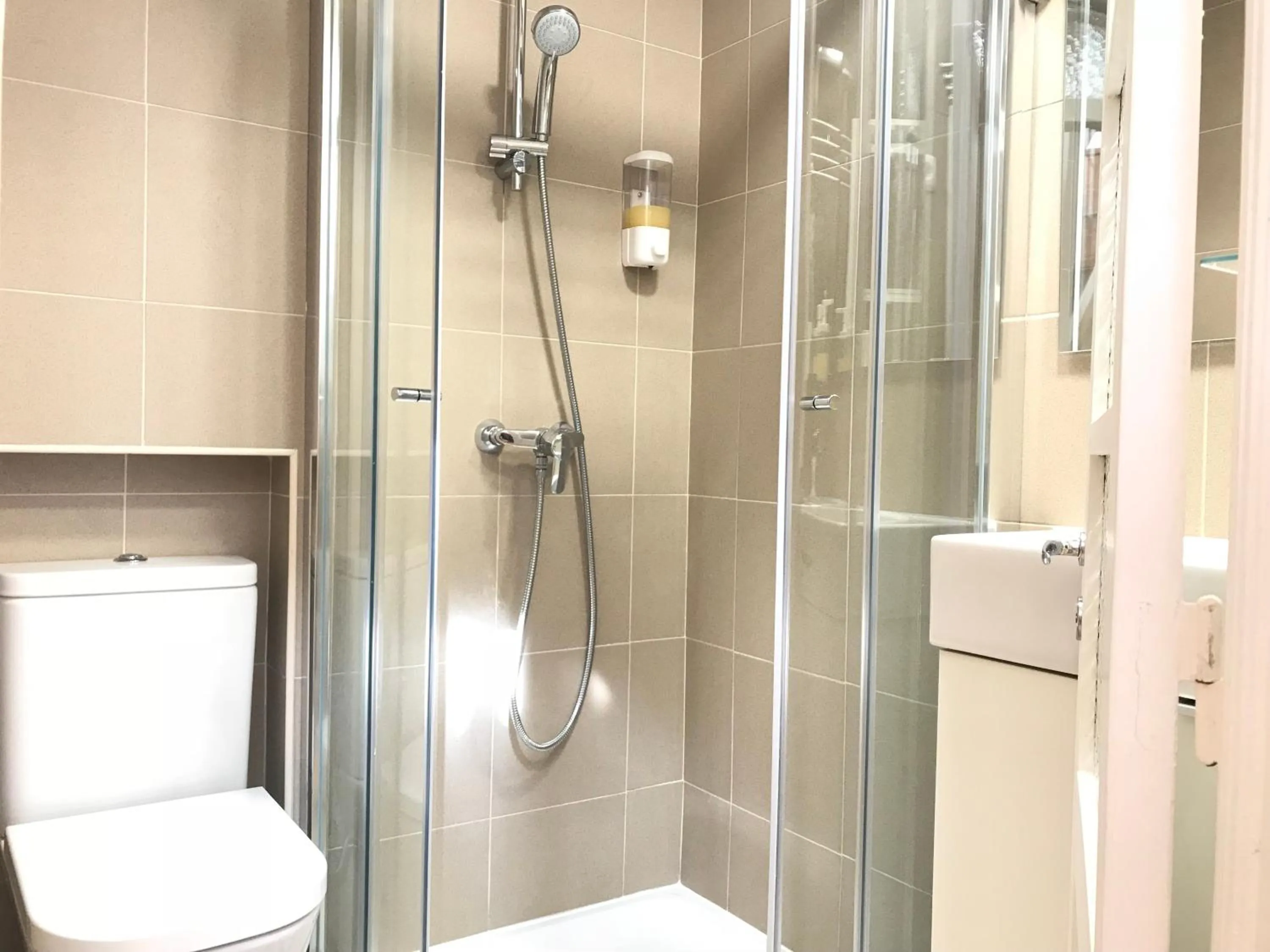 Bathroom in SantoSweethome 2