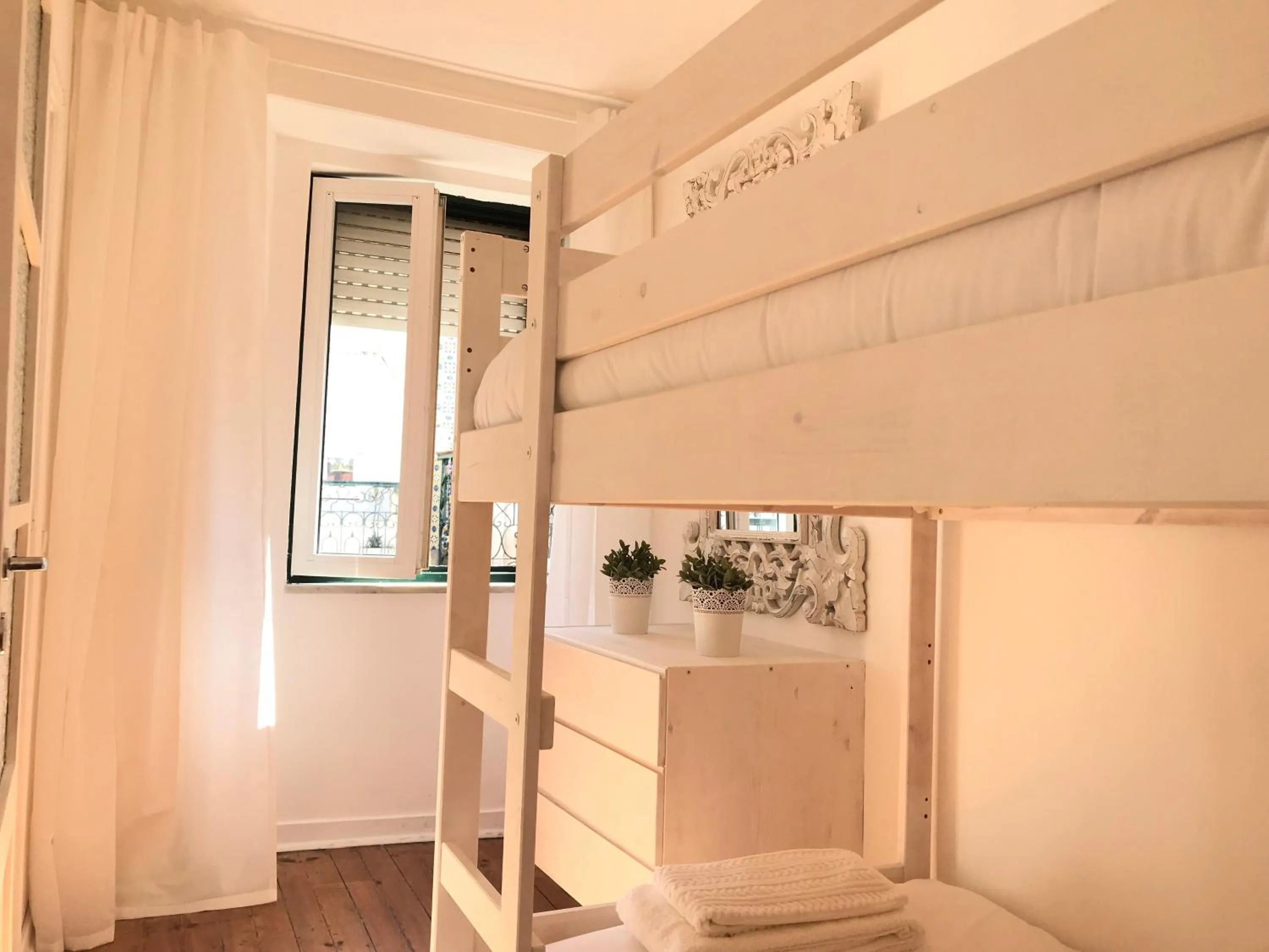 Photo of the whole room in SantoSweethome 2