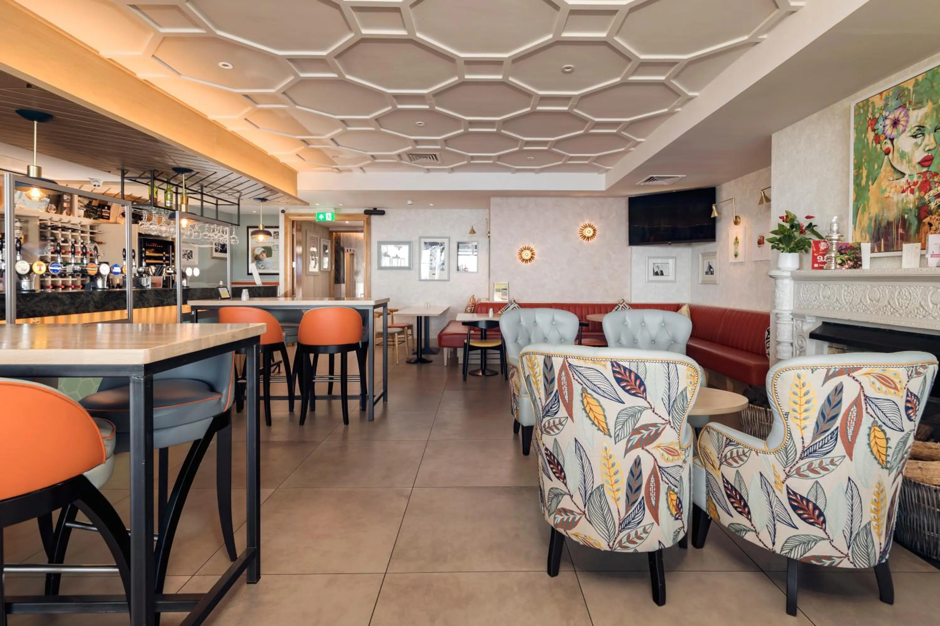 Restaurant/places to eat in Bayview Hotel