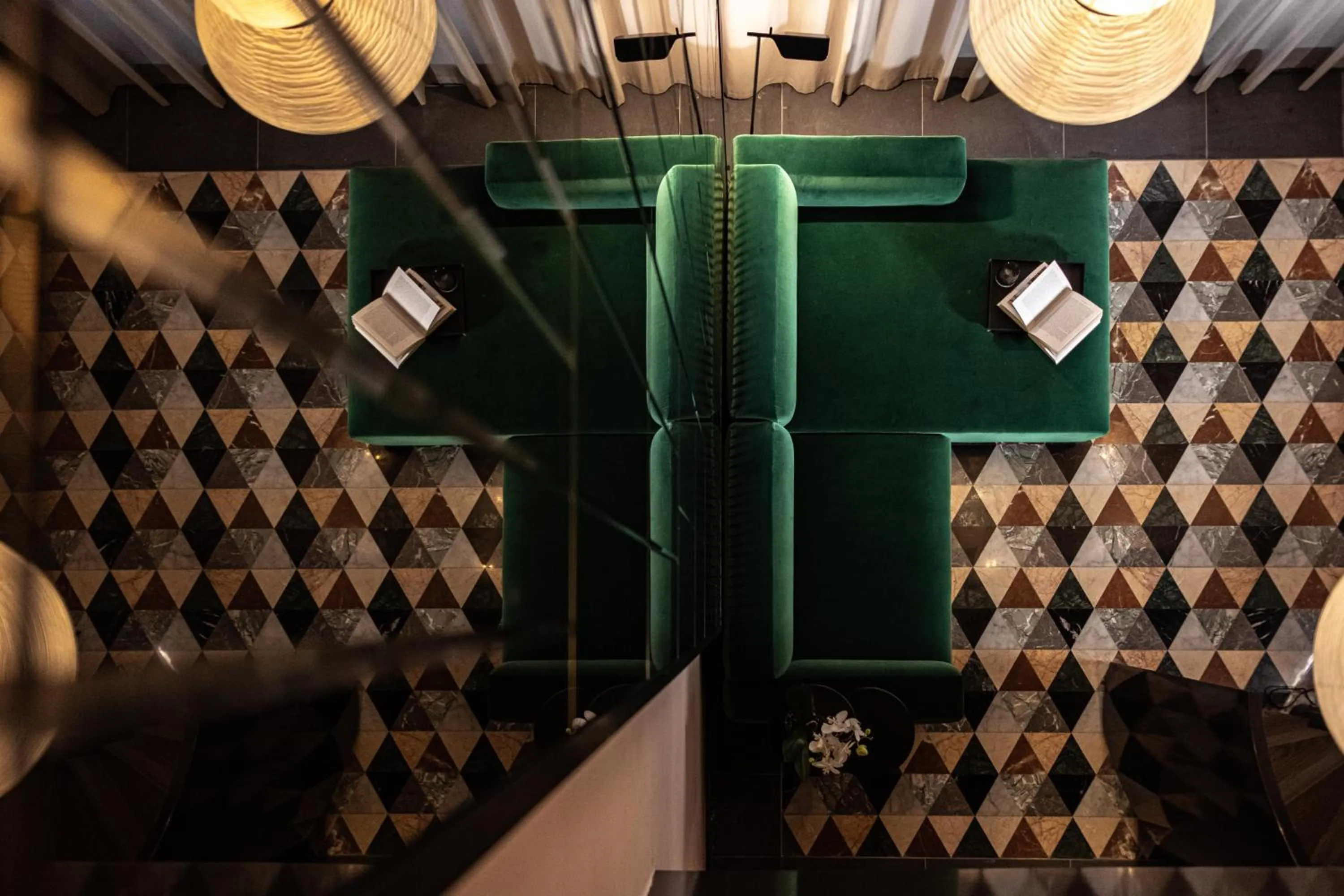 Photo of the whole room in Rosselli