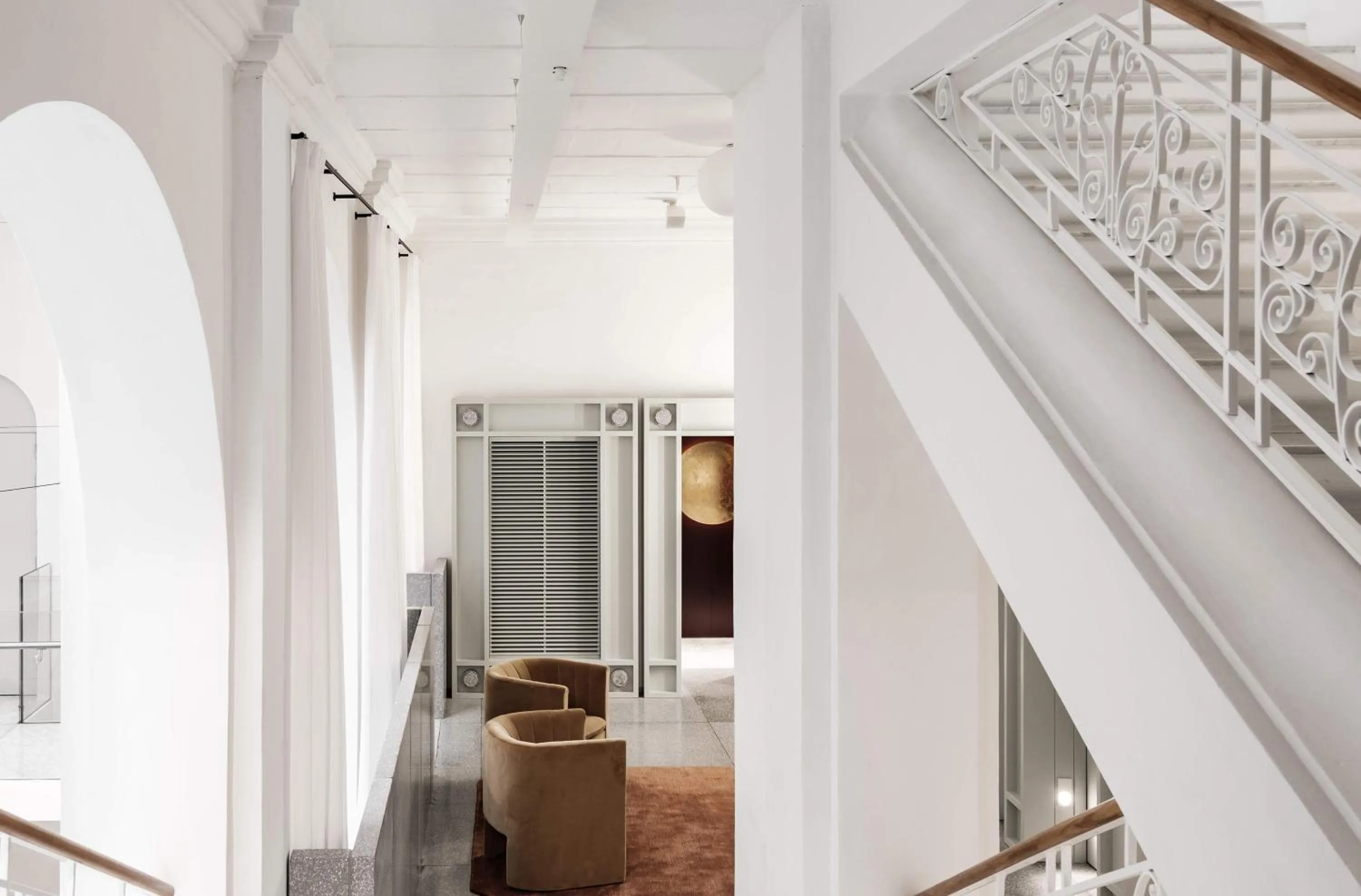 Seating area in Rosselli