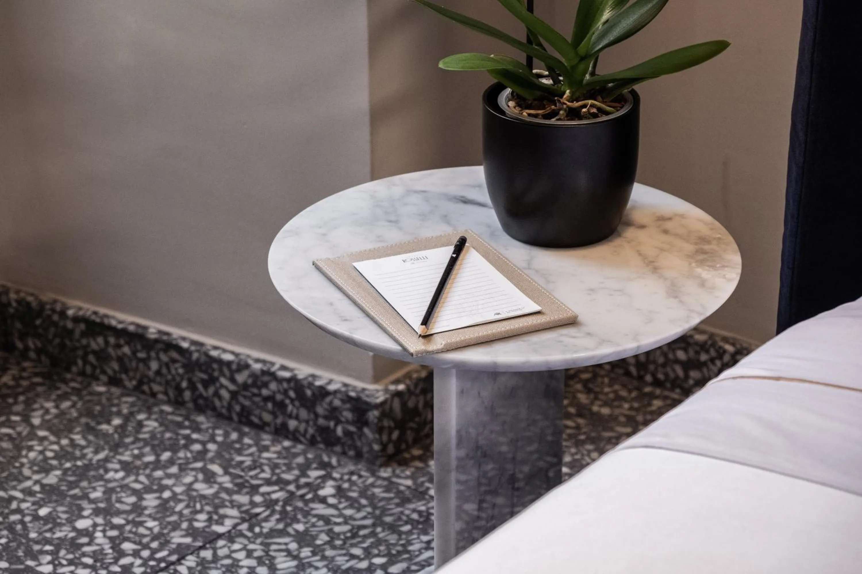 Decorative detail, Bed in Rosselli