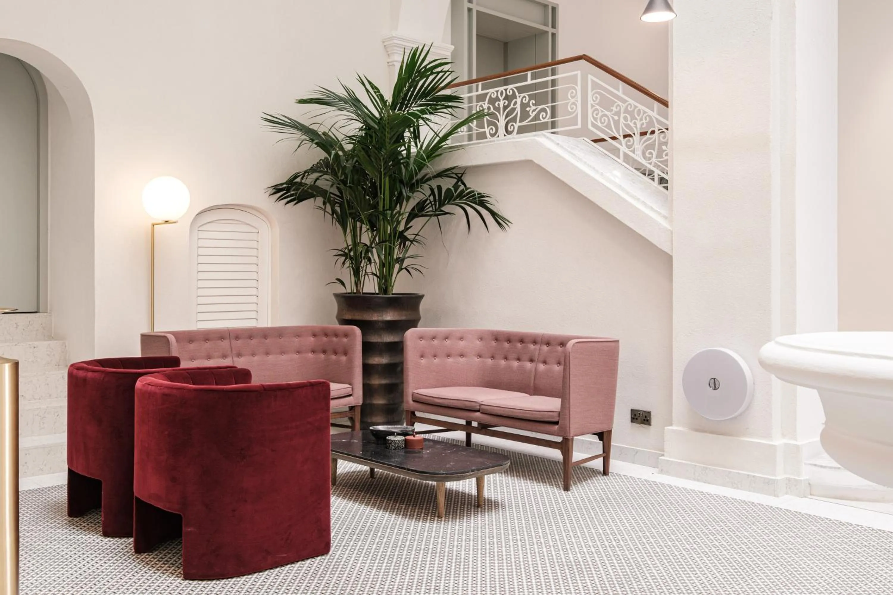 Seating area in Rosselli