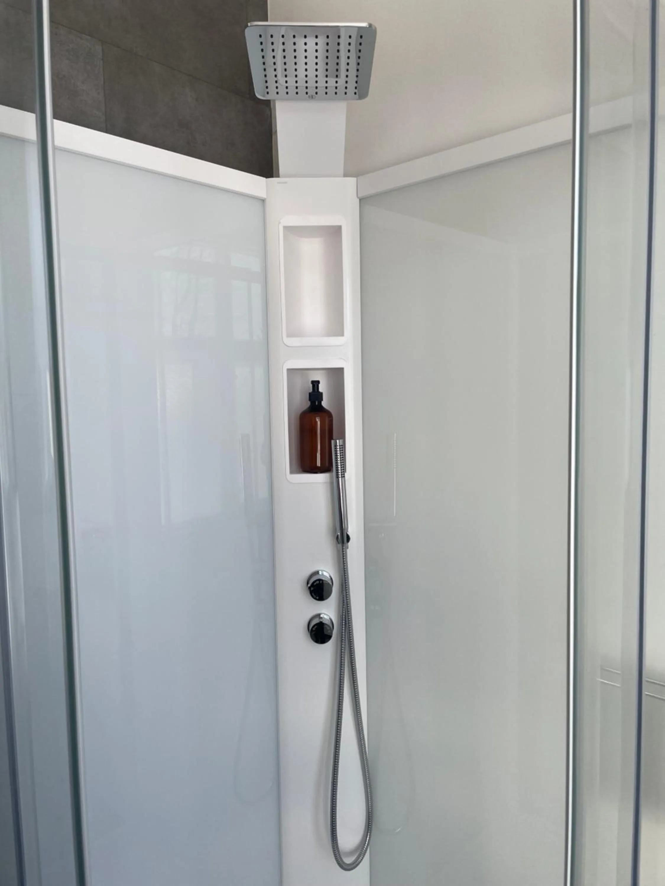 Shower in Bjork Guesthouse