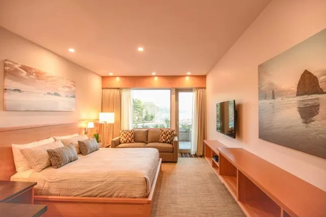 Bed in Harbour House Hotel