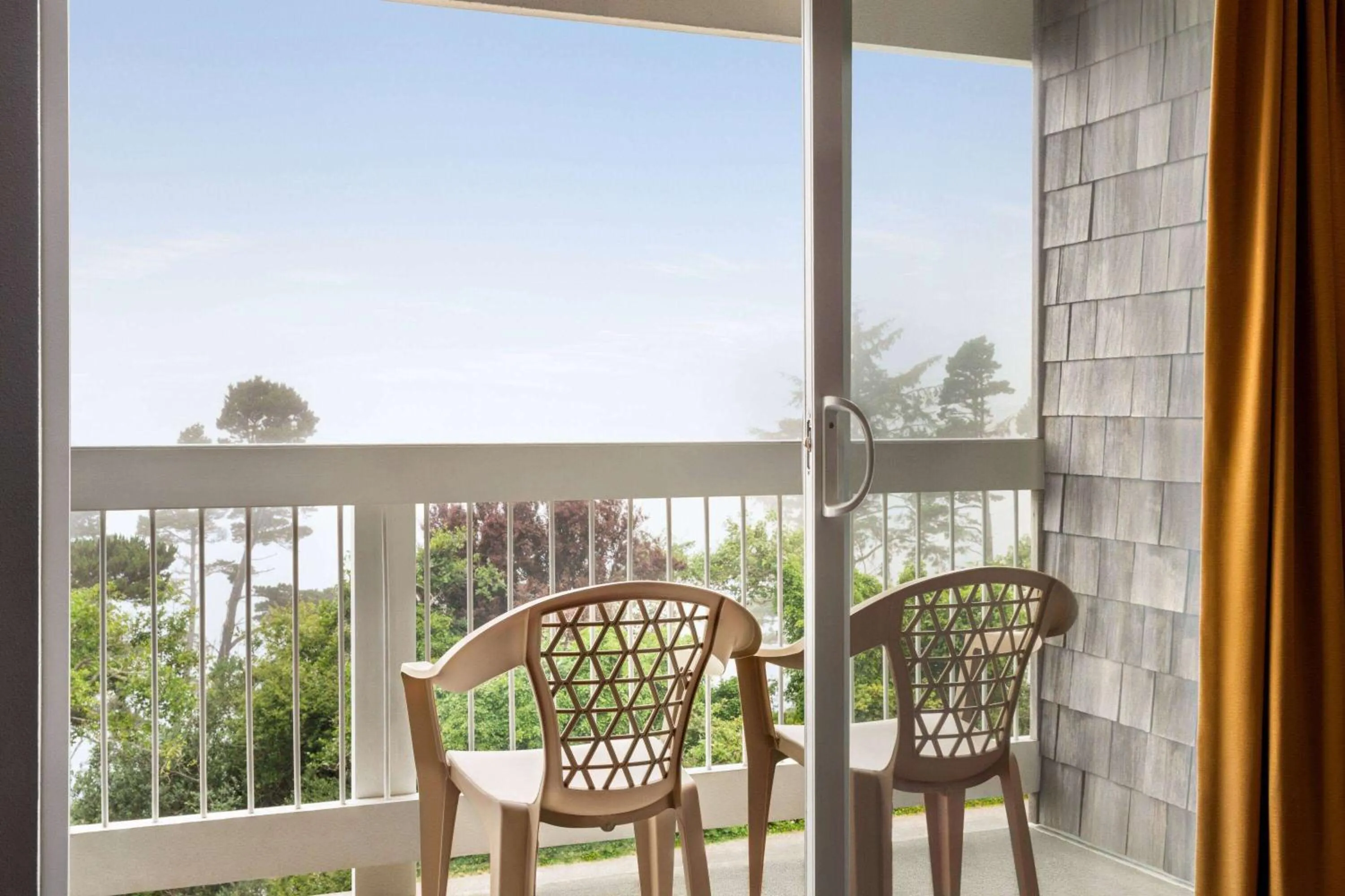 Photo of the whole room in Travelodge by Wyndham Depoe Bay