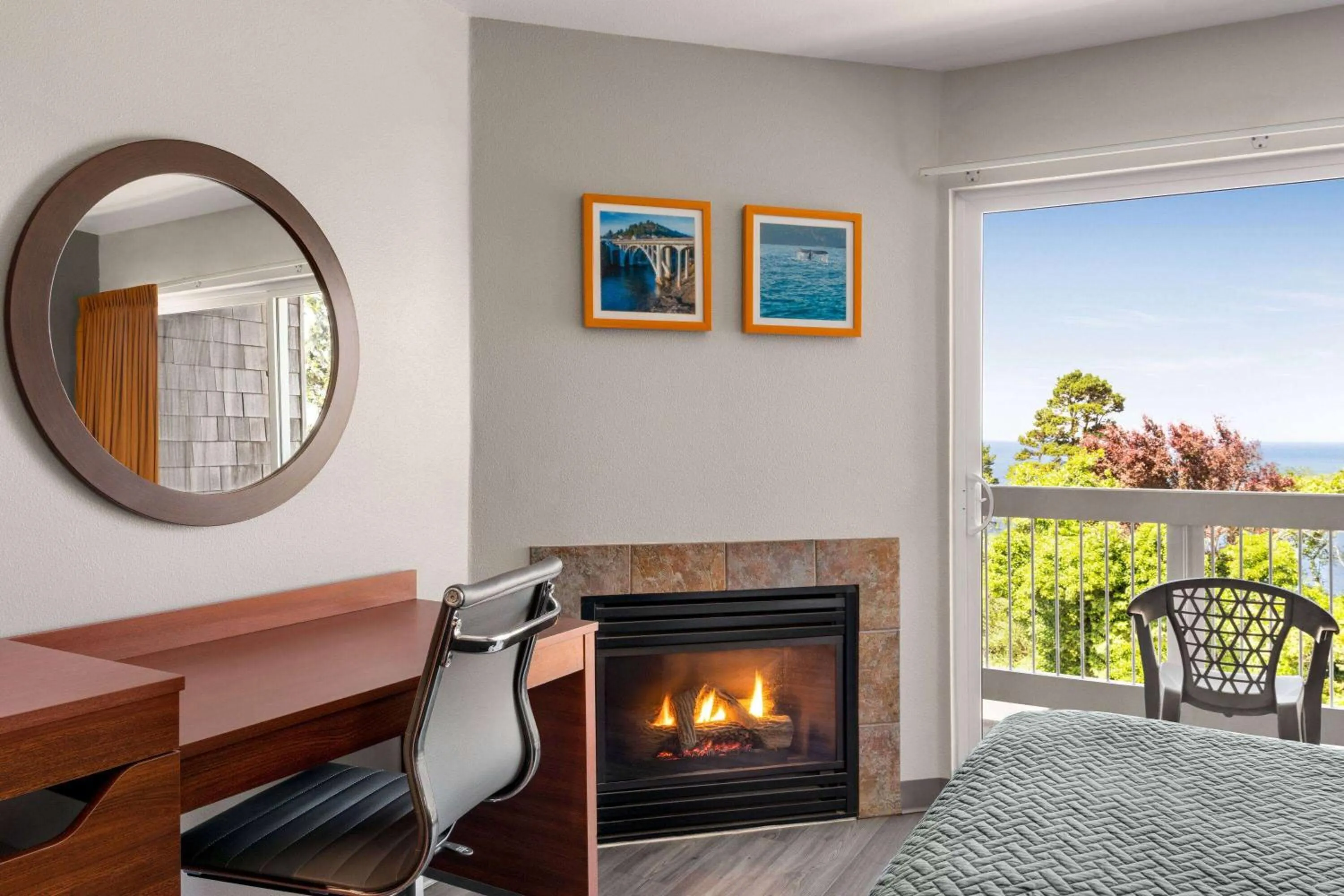 Photo of the whole room in Travelodge by Wyndham Depoe Bay