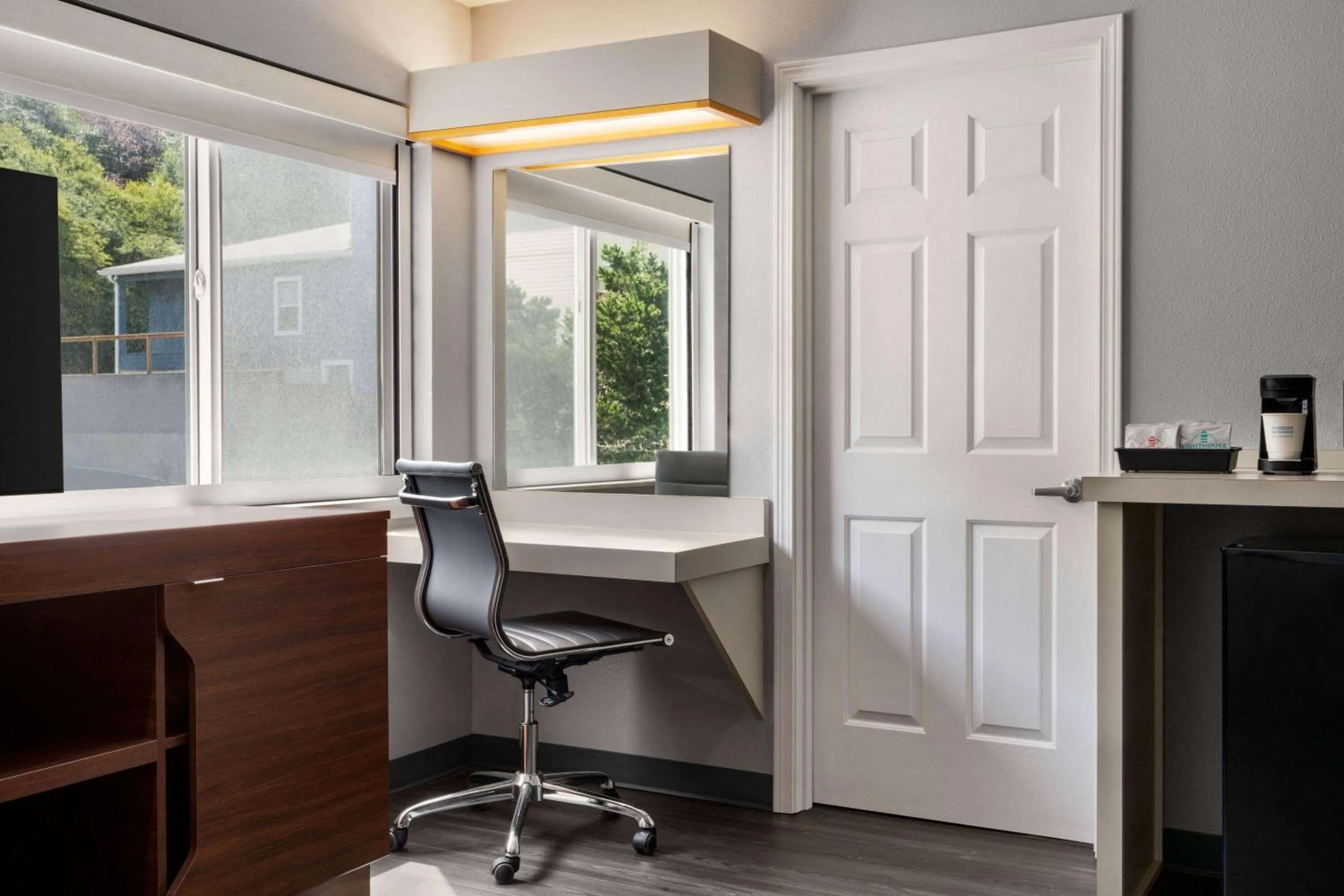 Photo of the whole room in Travelodge by Wyndham Depoe Bay