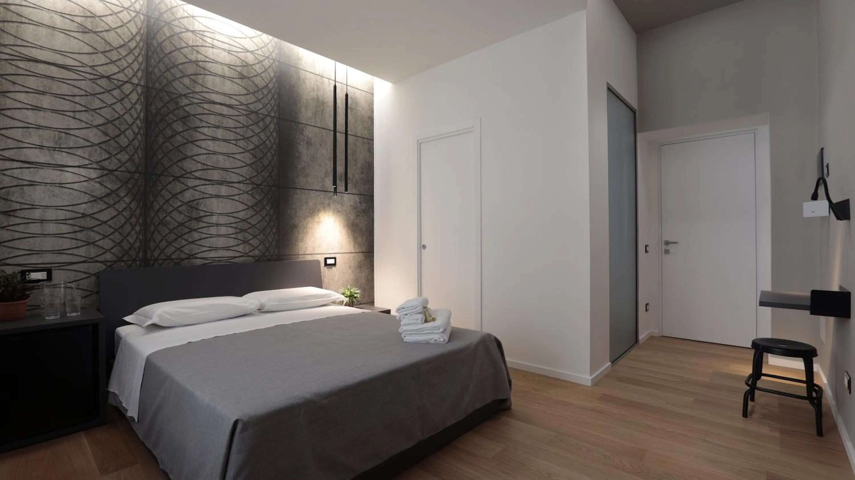 Bed in Suite Inn Rome