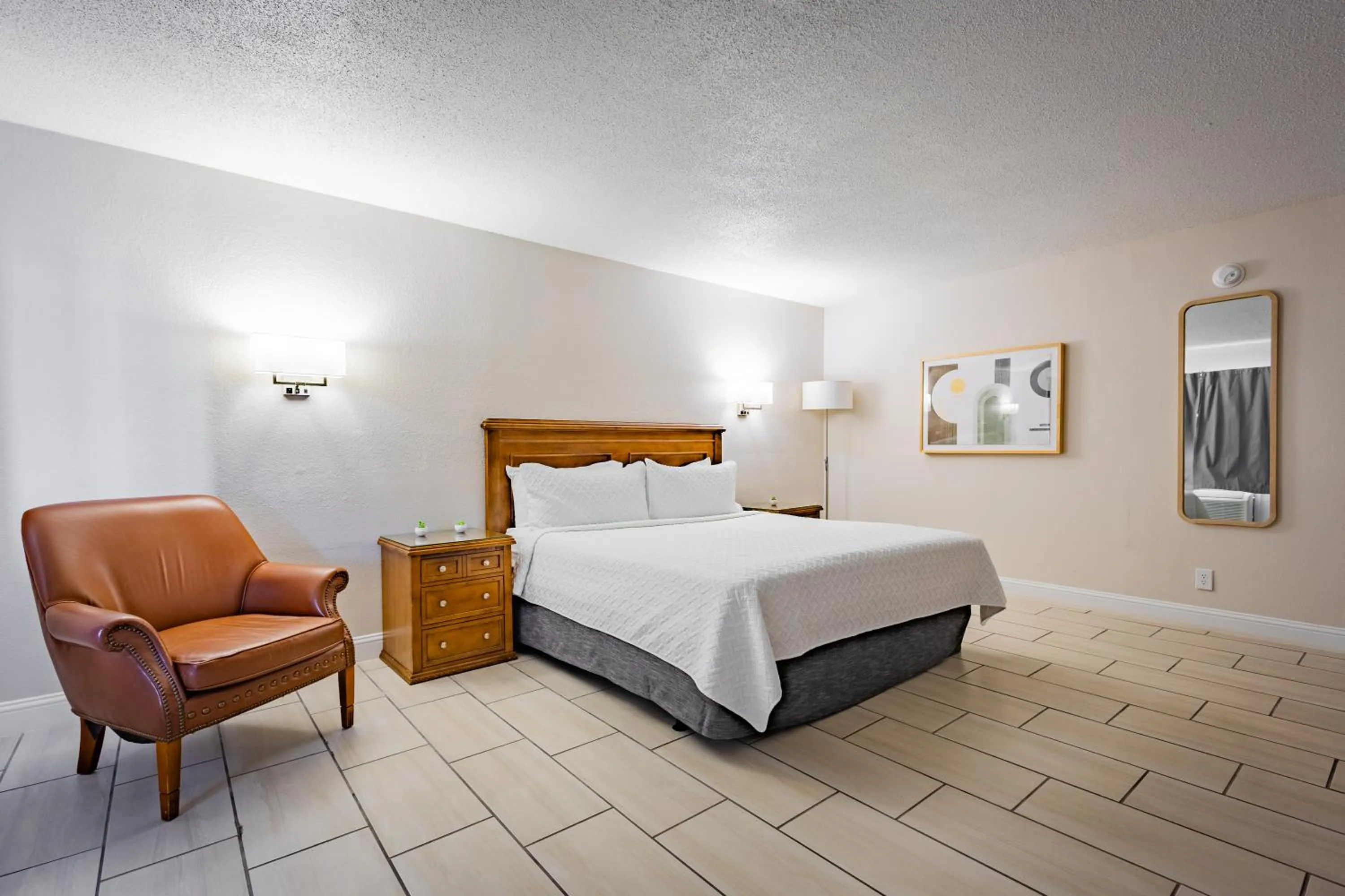 Bedroom, Bed in Welcome Inn