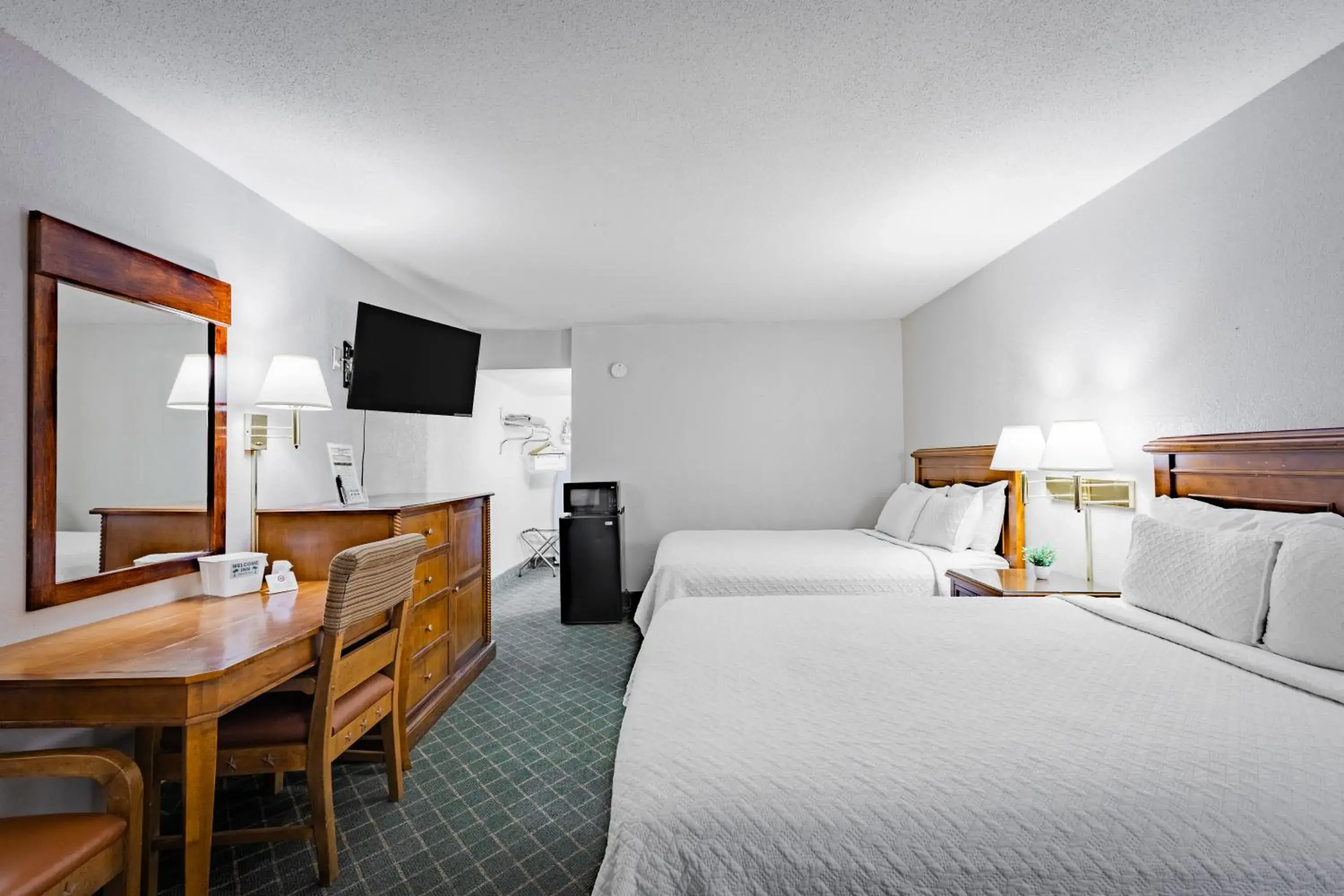 Bedroom, Bed in Welcome Inn Bedroom, Bed in Welcome Inn