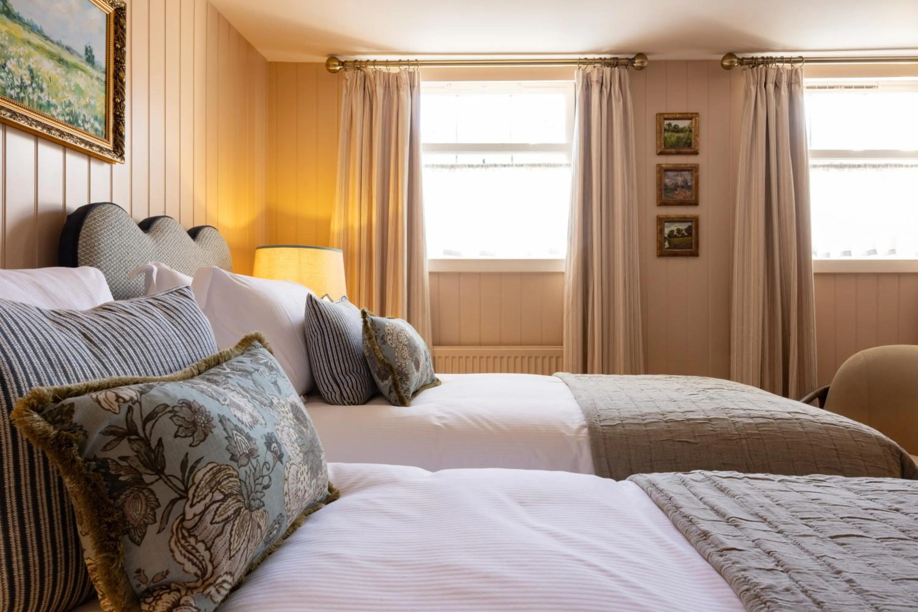 Bed in The White Hart - A Heartwood Inn