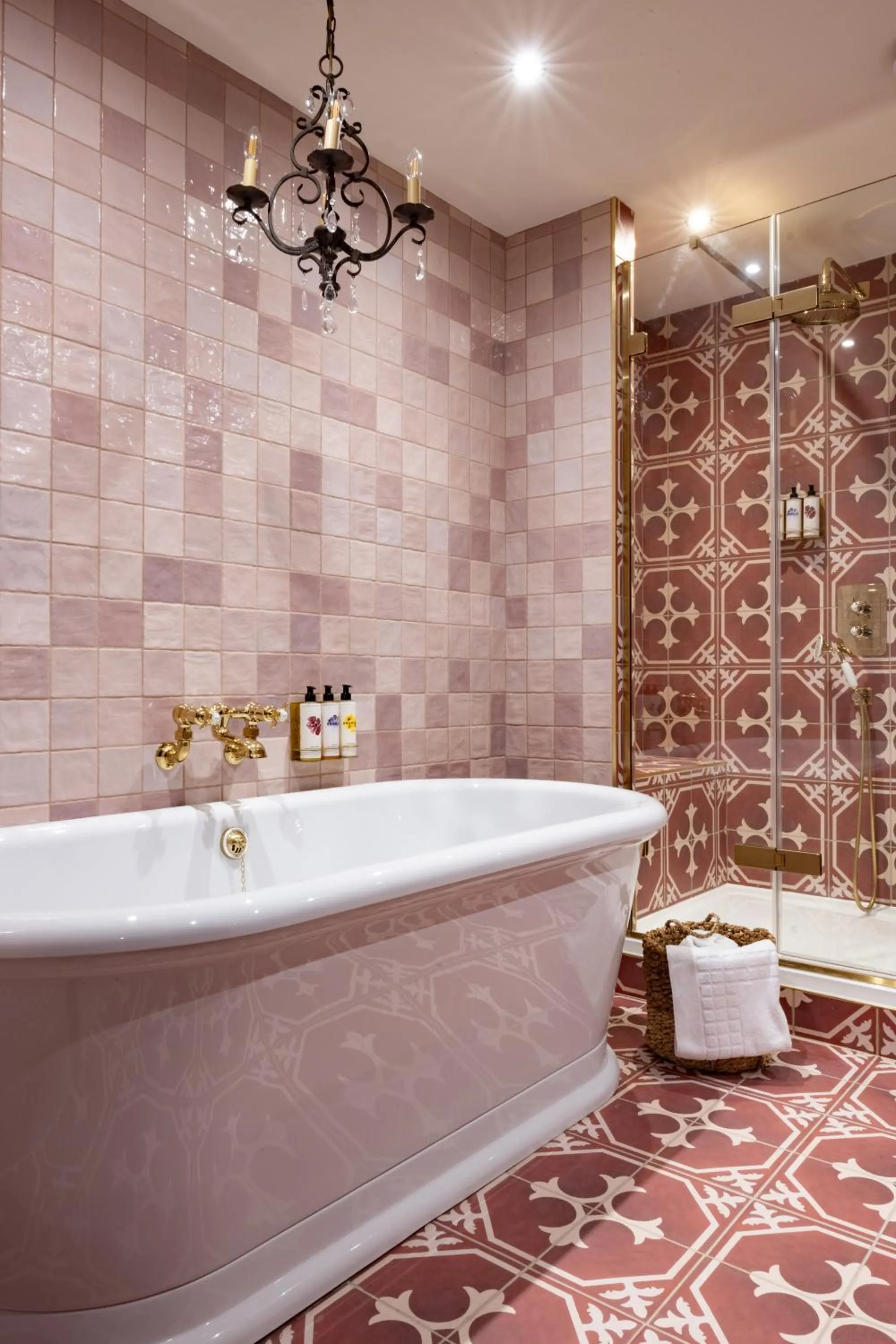 Bathroom in The White Hart - A Heartwood Inn