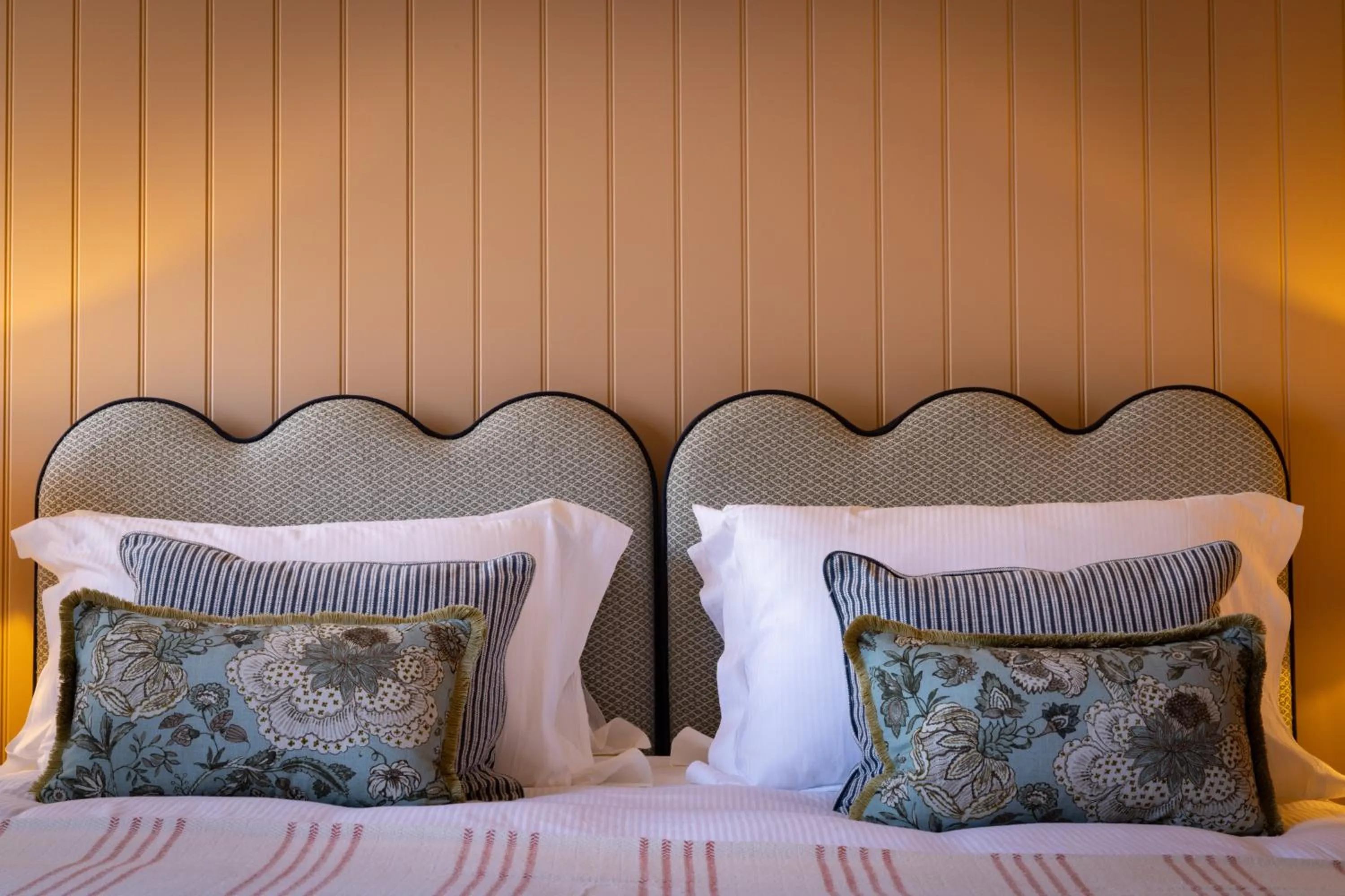 Bed in The White Hart - A Heartwood Inn