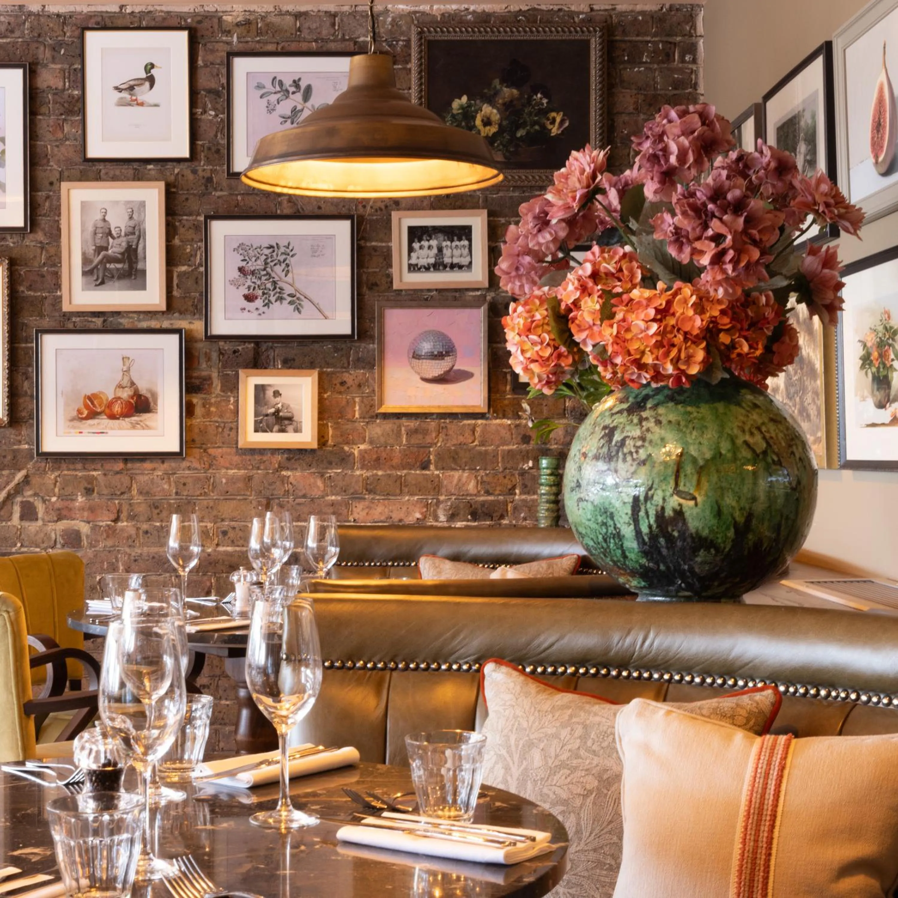 Restaurant/places to eat in The White Hart - A Heartwood Inn