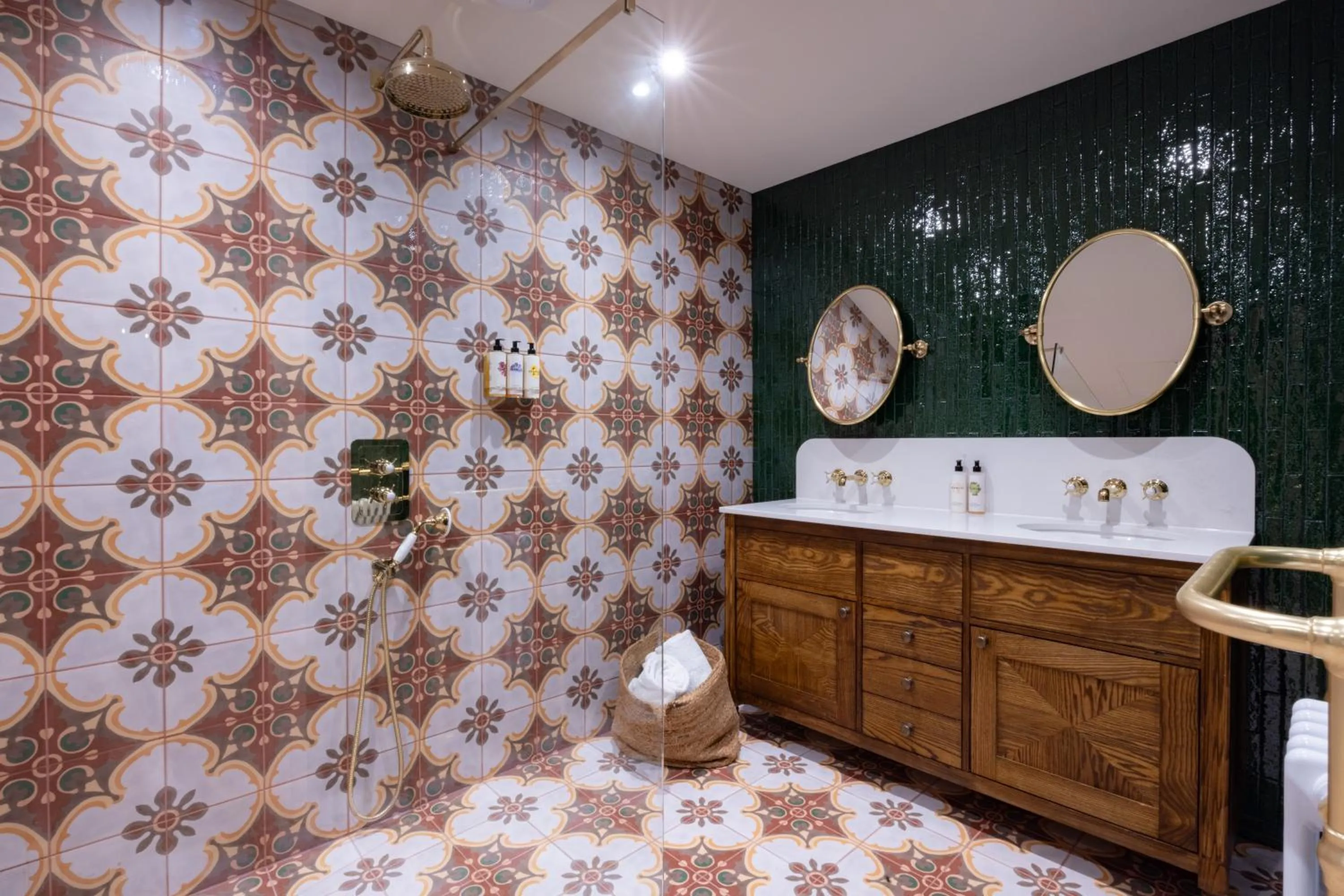 Bathroom in The White Hart - A Heartwood Inn