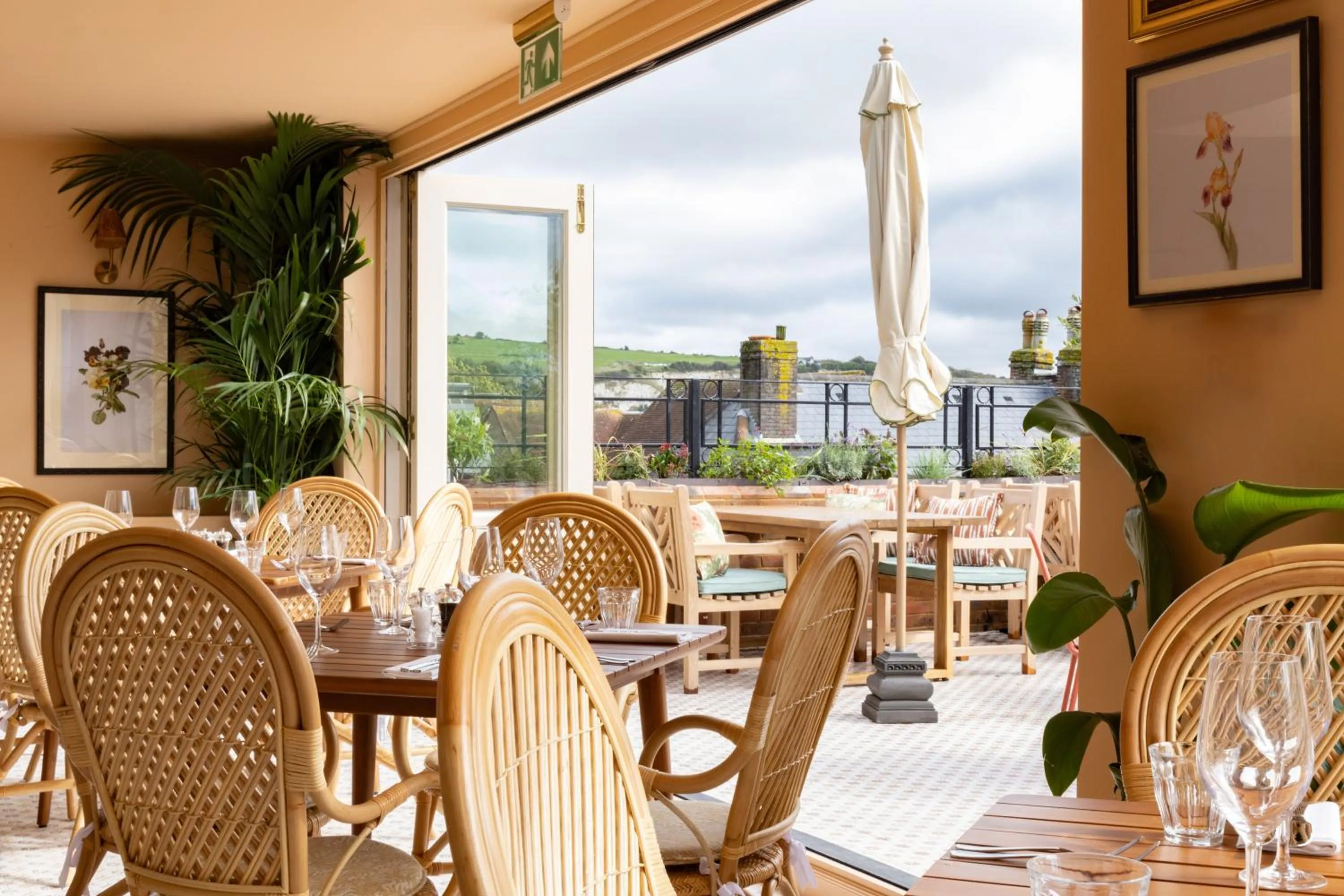 Restaurant/places to eat in The White Hart - A Heartwood Inn