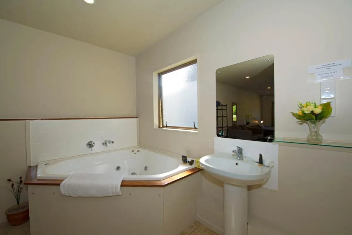 Day in Lake Point Motel