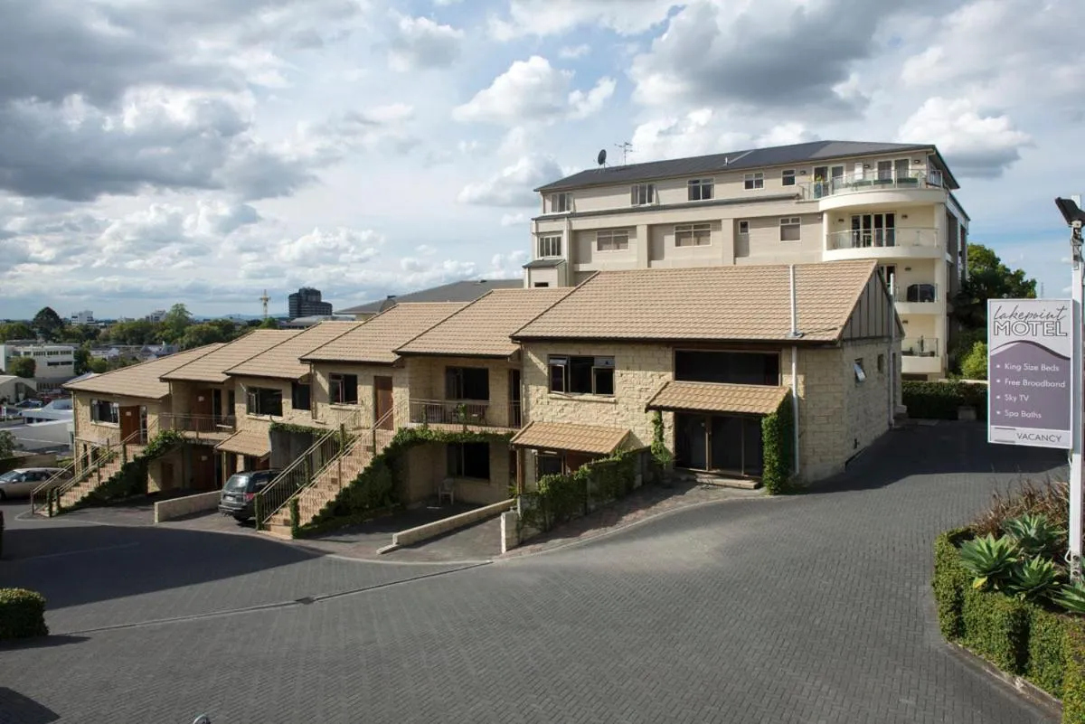 Property building in Lake Point Motel