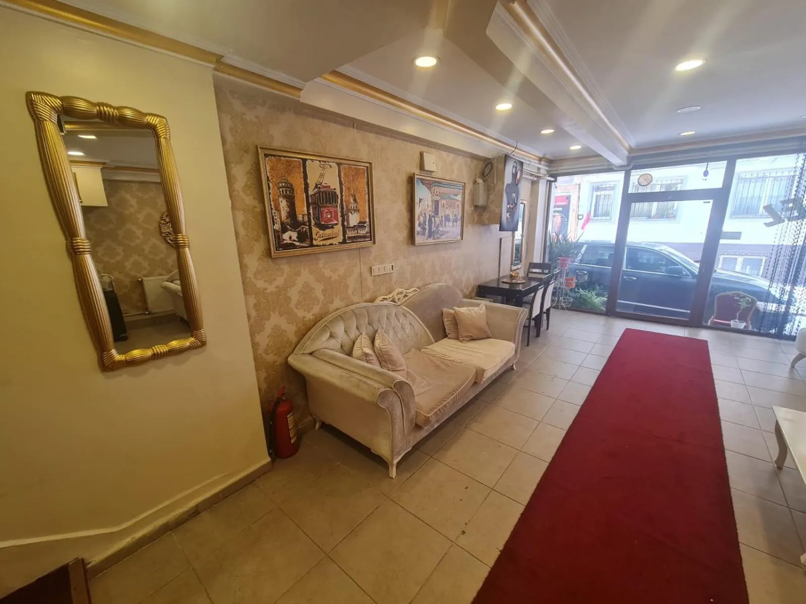 Lobby or reception in şah otel