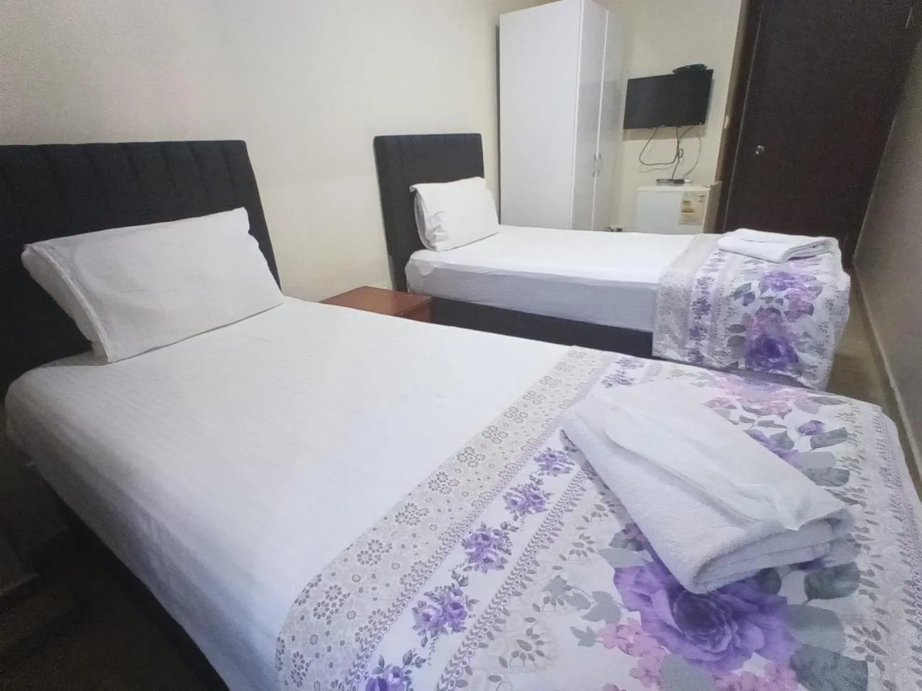 Photo of the whole room, Bed in şah otel